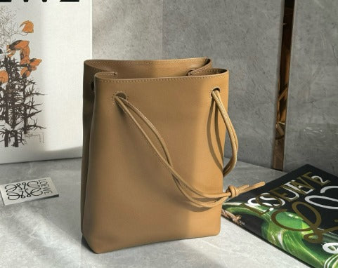 Loew Pebble Annagram 17cm Brown Calfskin