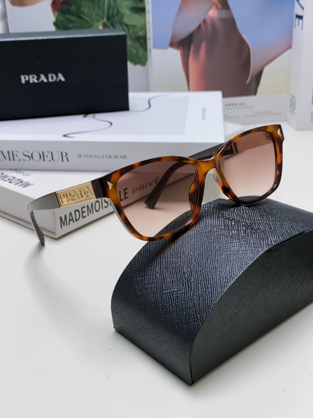 Prada Sunglasses 558302