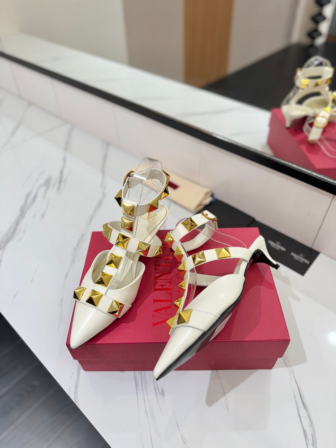 VT Rockstud Sandals 45mm Cowhide 351957