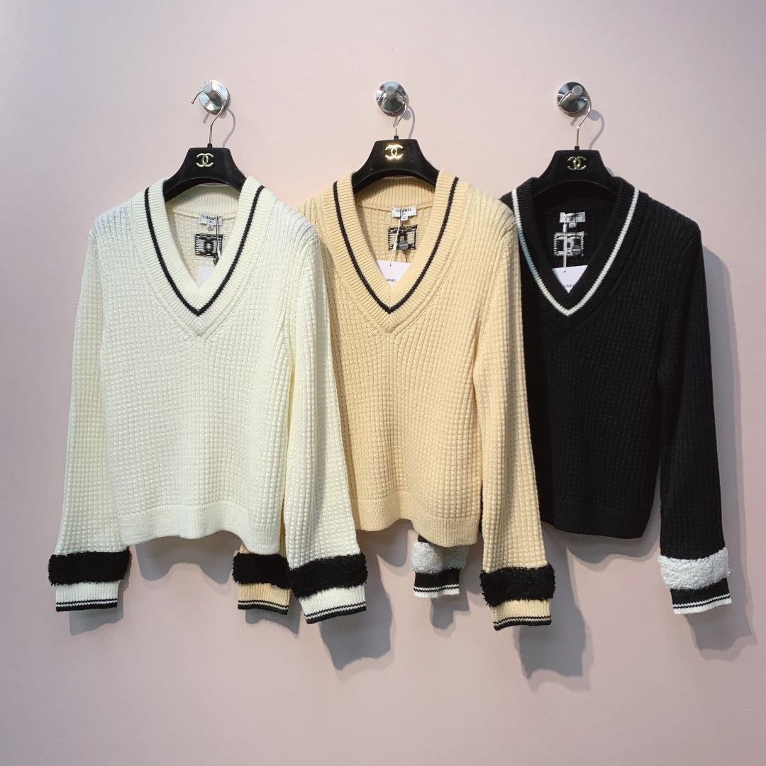 Chanel 25 V-neck Sweater Wool 317939