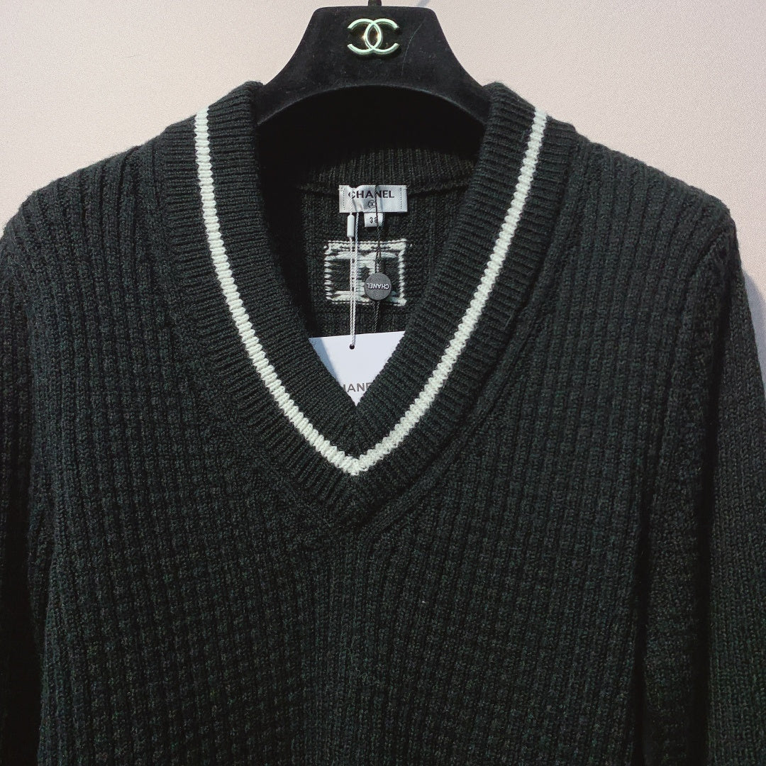 Chanel 25 V-neck Sweater Wool 317939