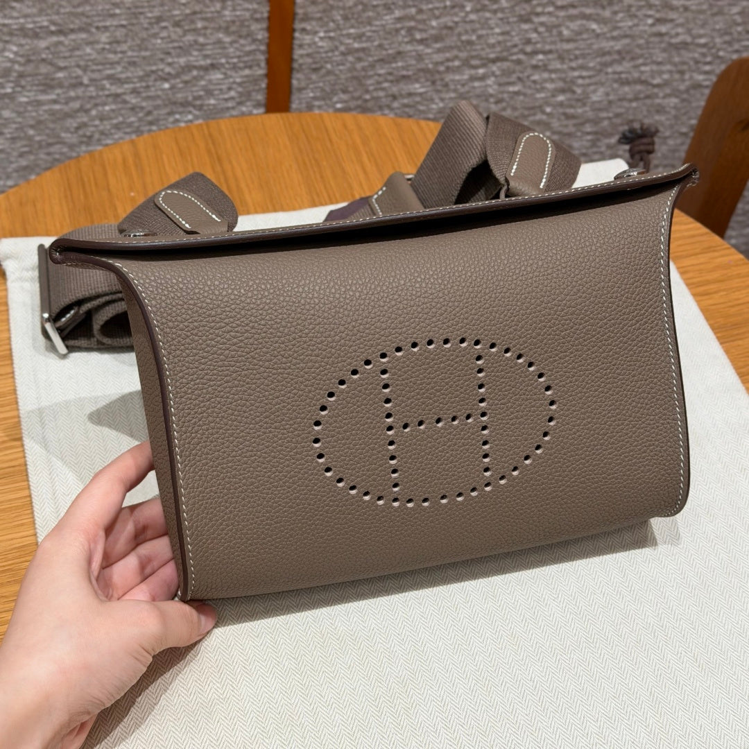 High-end Hermes 2026 Videpoches Bag 27cm Togo Calfskin