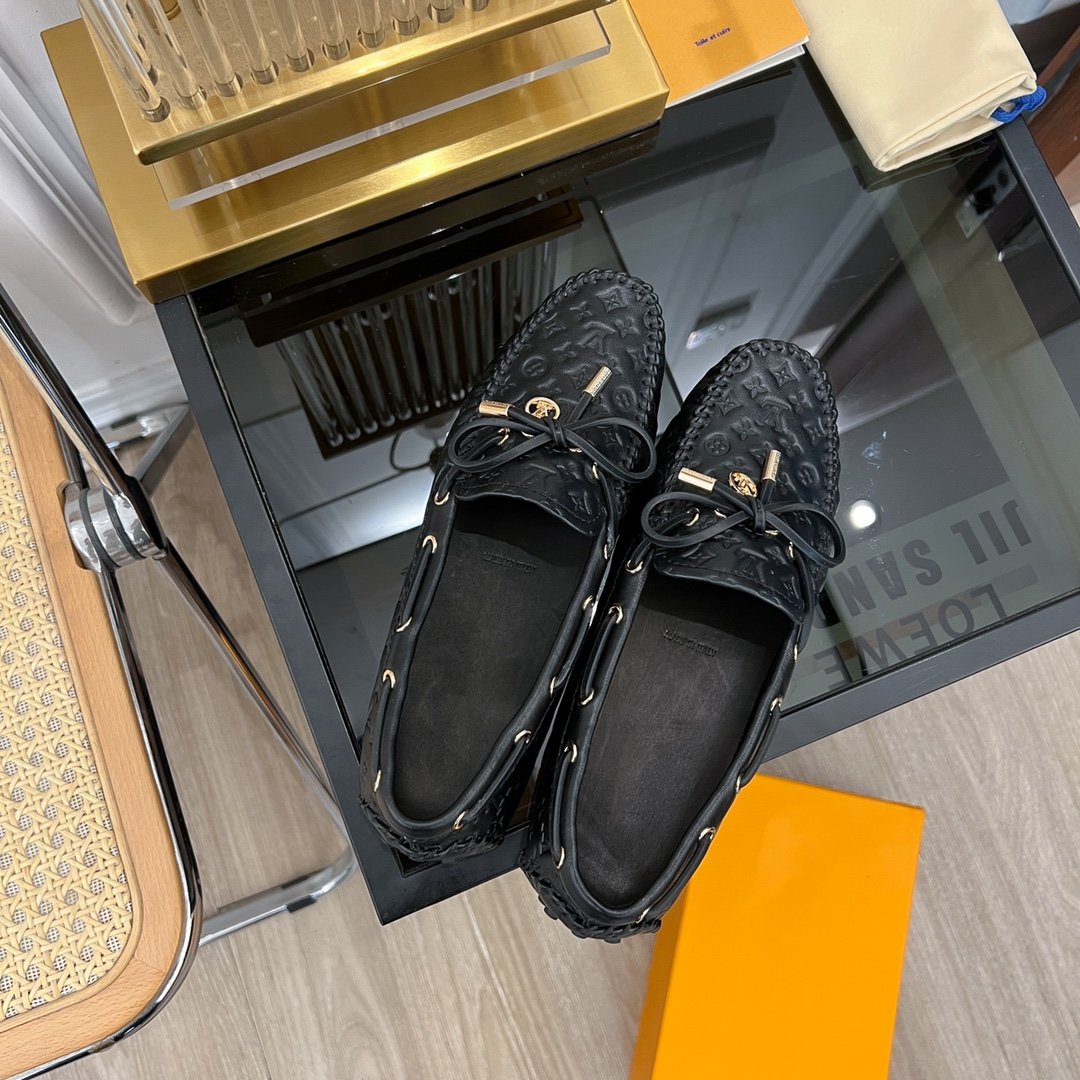 LV GLORIA FLAT LOAFER LOGO STAMPING BLACK