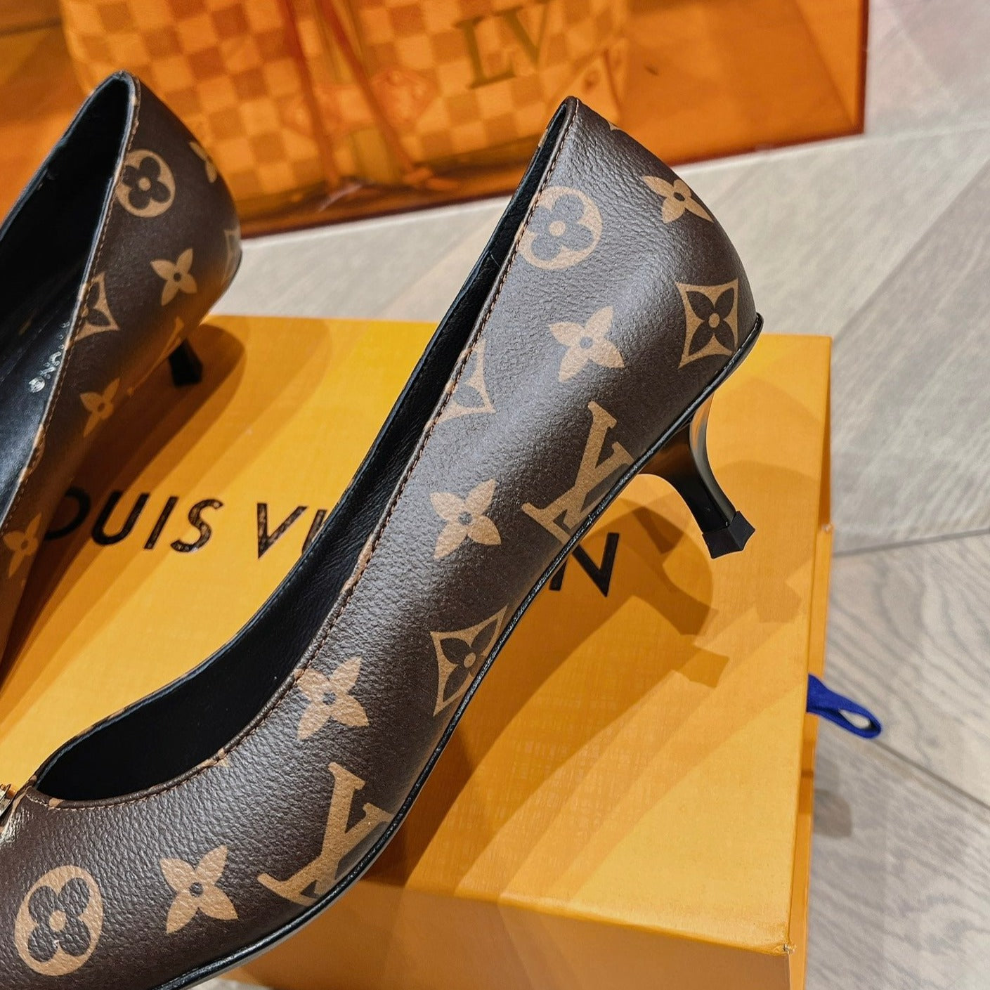 LV SINGLE LOW HEEL PUMP MONOGRAM CANVAS