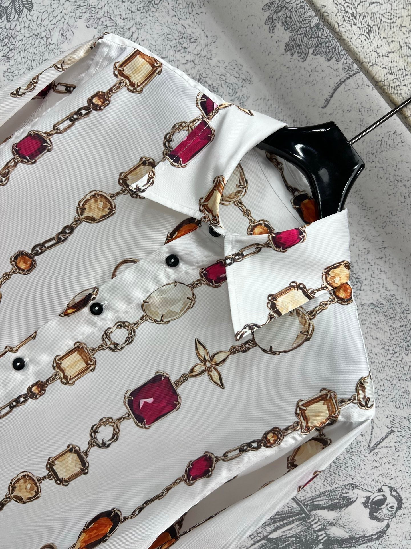 LV 25 Decorative Pattern Gemstone Chain Set White Poliester