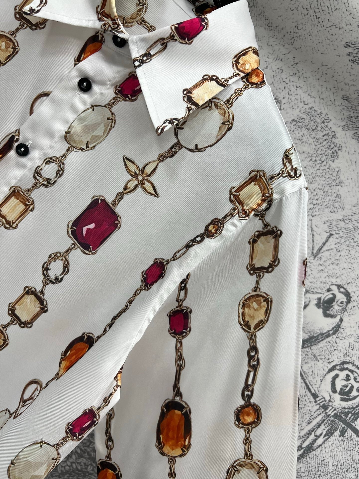 LV 25 Decorative Pattern Gemstone Chain Set White Poliester