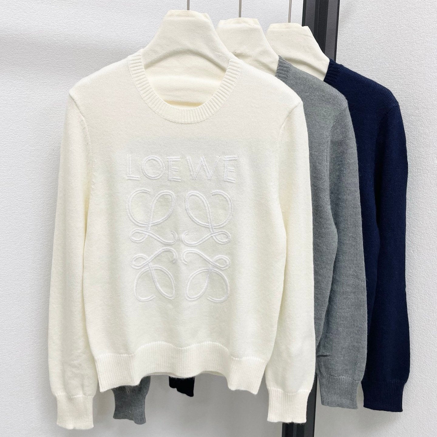 Loewe 2025 Logo Embroidered Round Neck long-sleeved Shirt Wool 303873