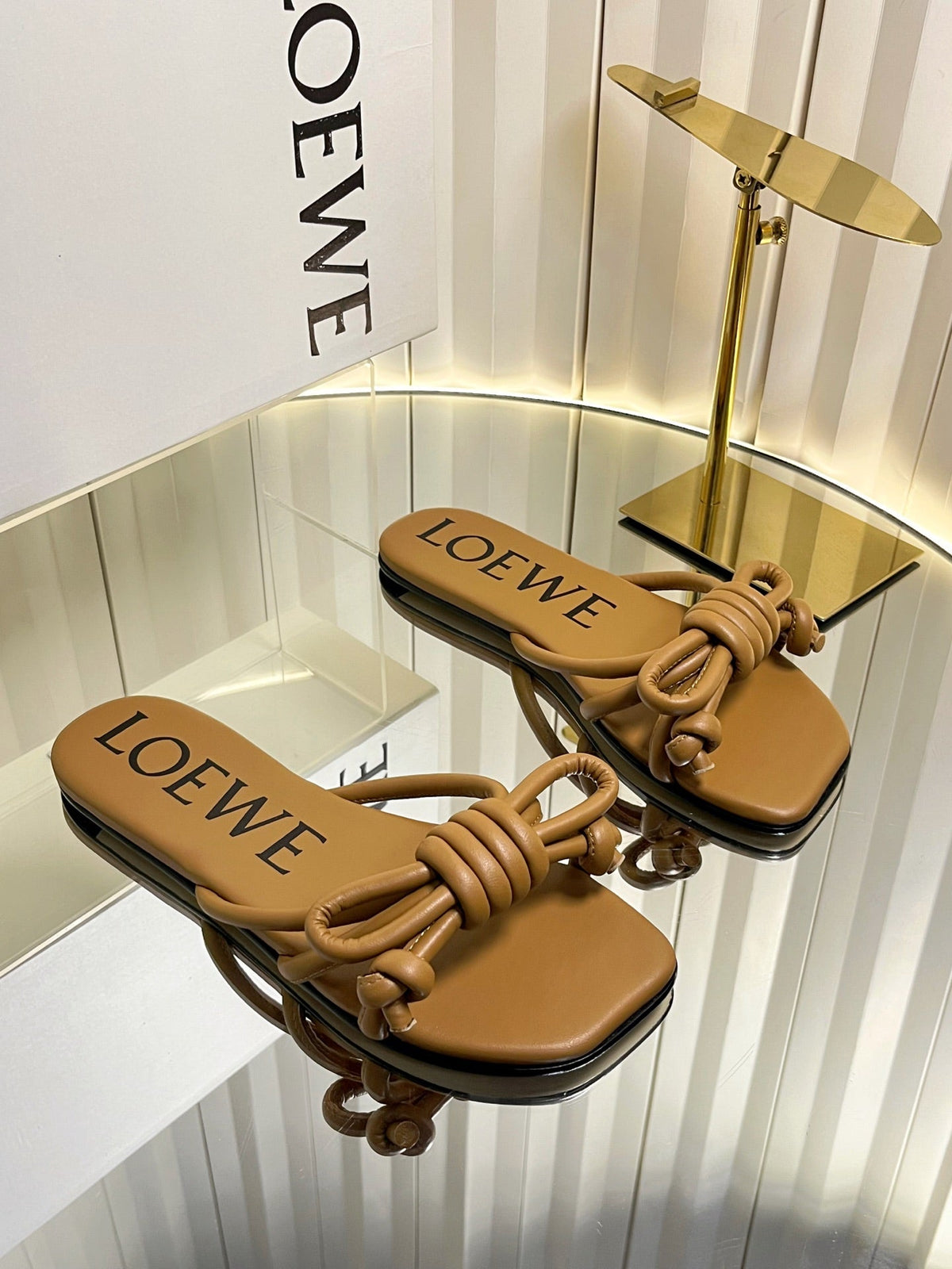 Loewe 2026 Flamenco Knot Flat Sandals Cowhide 641950