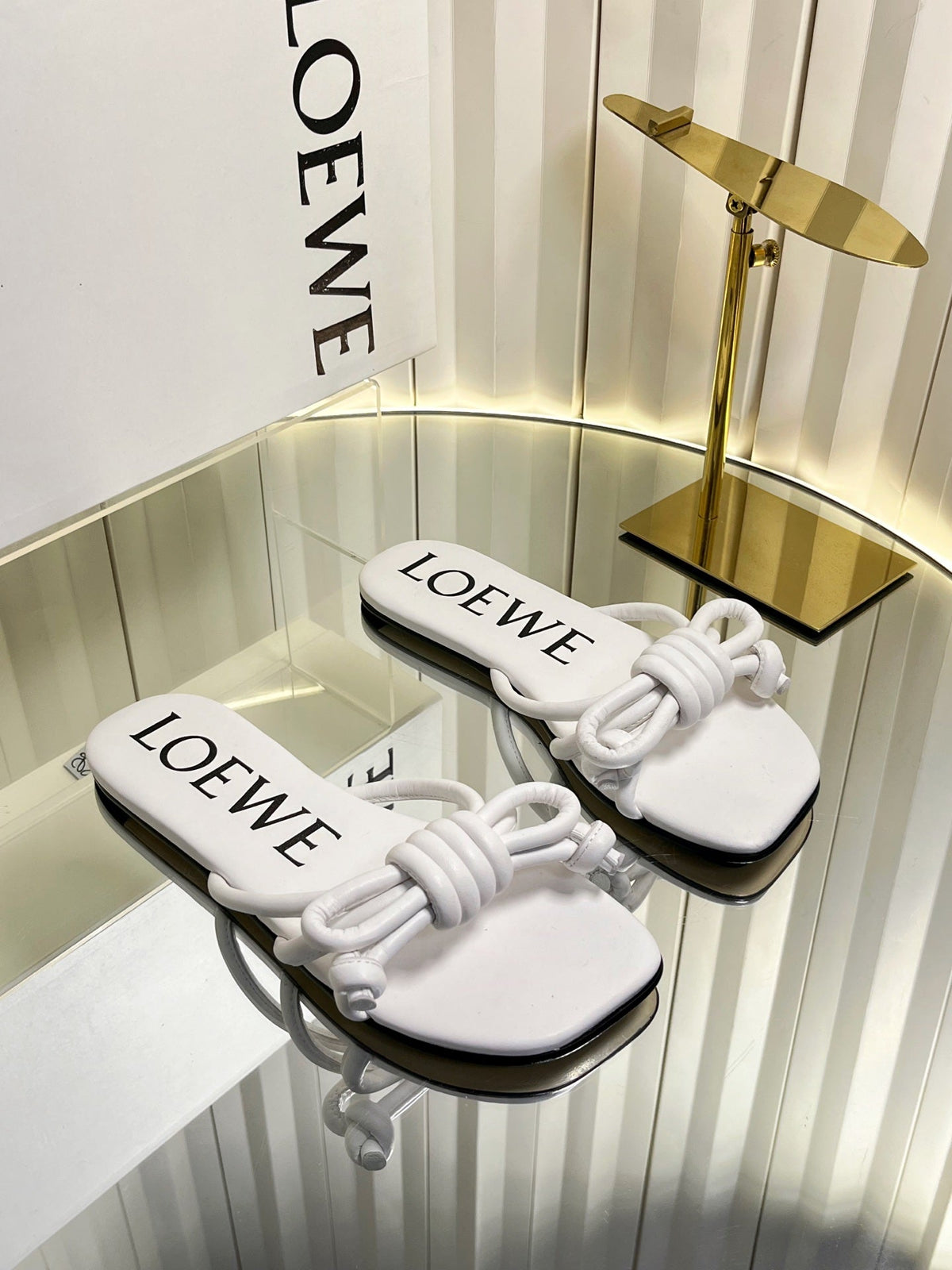 Loewe 2026 Flamenco Knot Flat Sandals Cowhide 641950