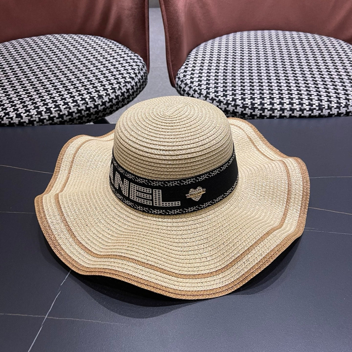 Chanel Wide-brimmed Straw Hat 214482