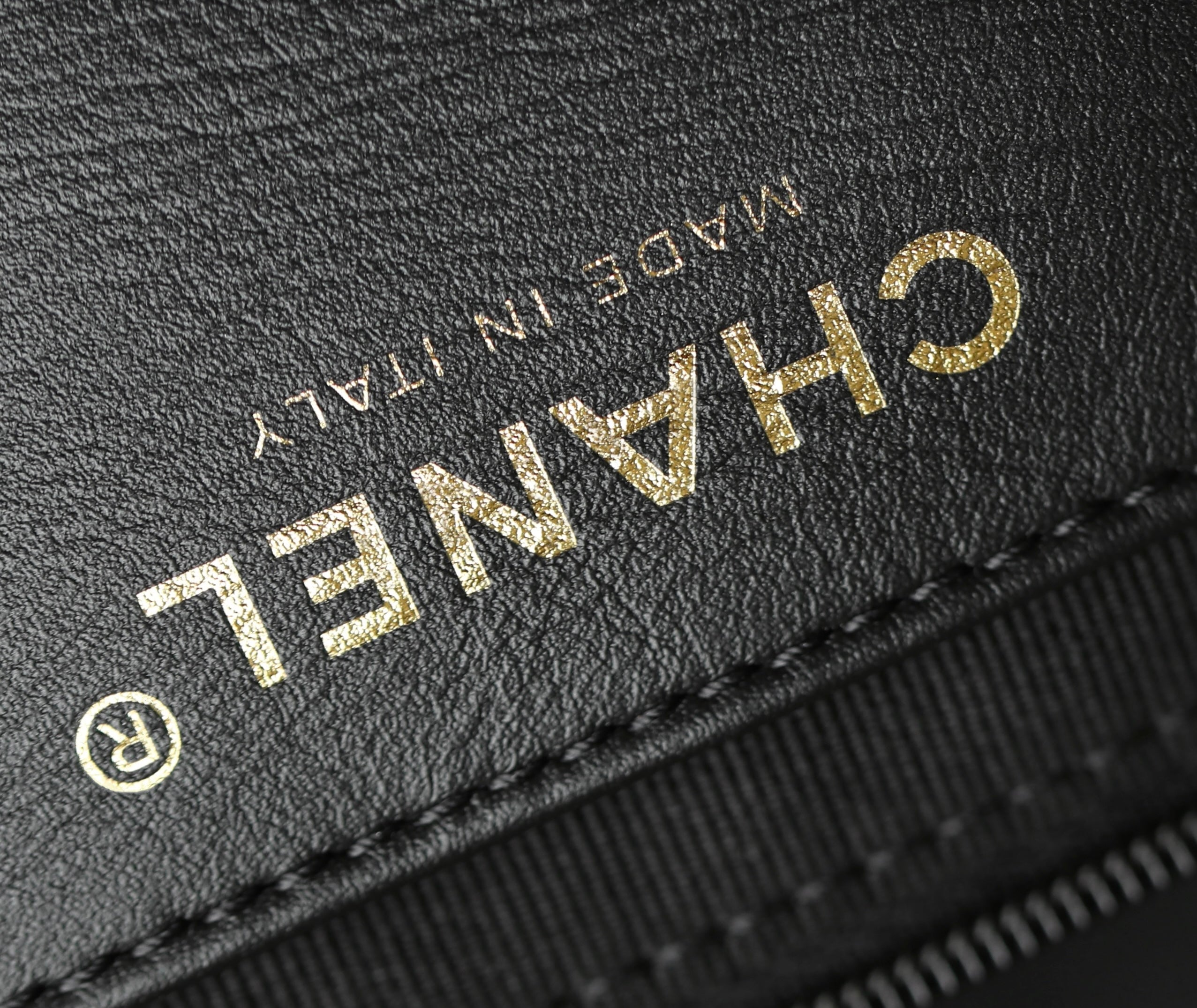 Chanel 25s 𝗛𝗼𝗯𝗼 Backpack Small Black Calfskin 340195