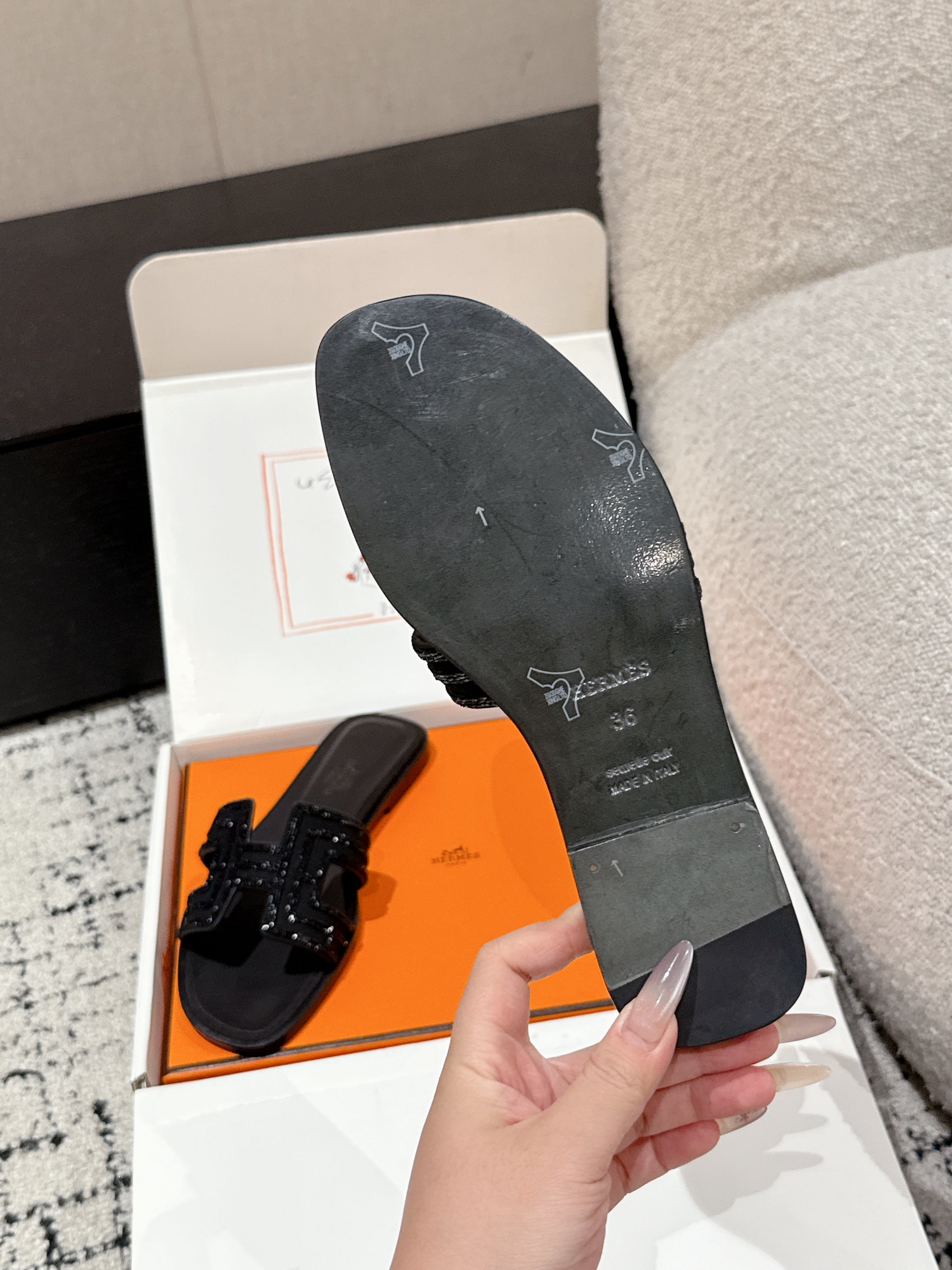 HM 25 Oran Sandal Black Suede Black H Crystal