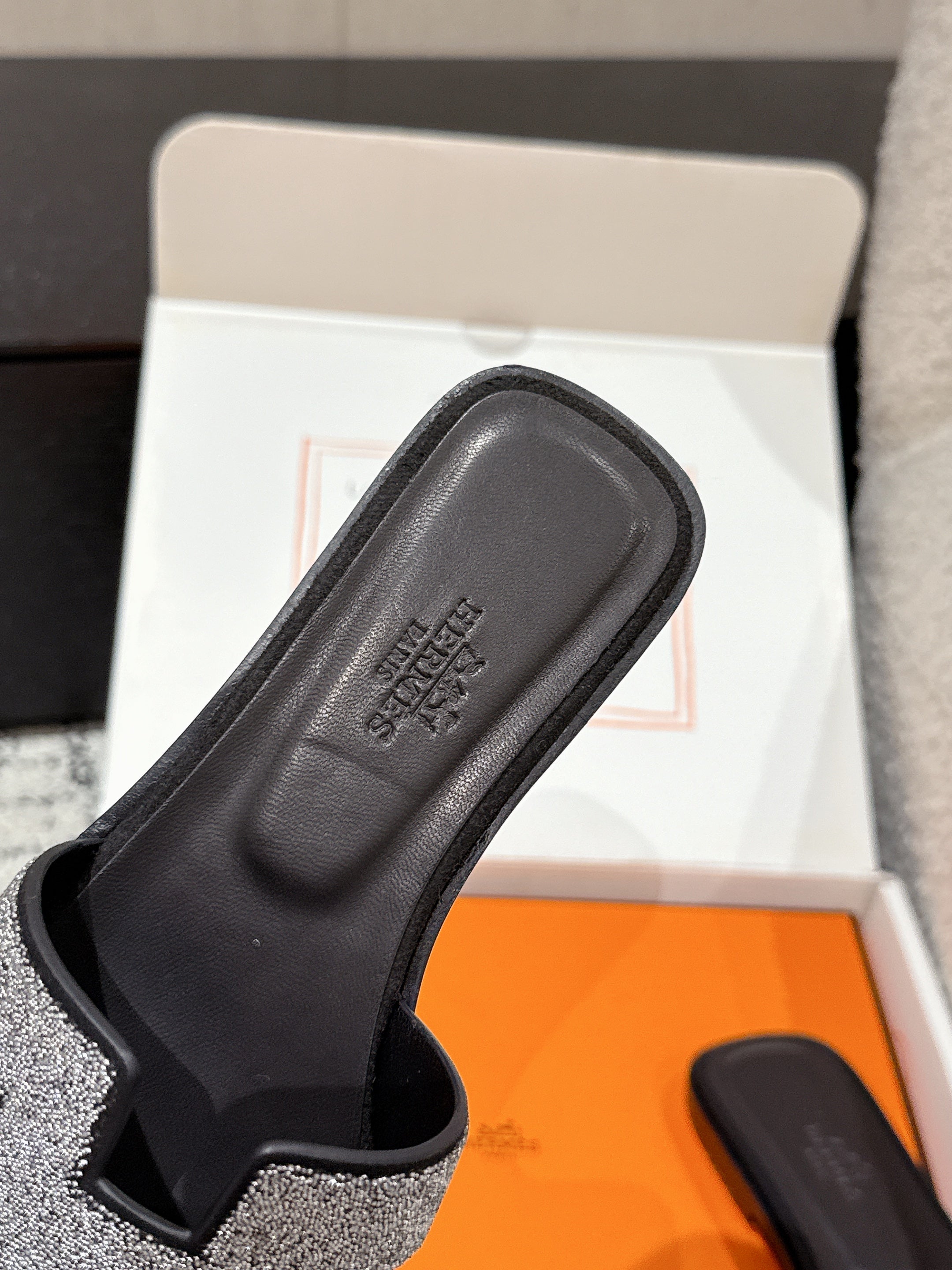 HM 25 Oran Glitter Sandal Black Calfskin