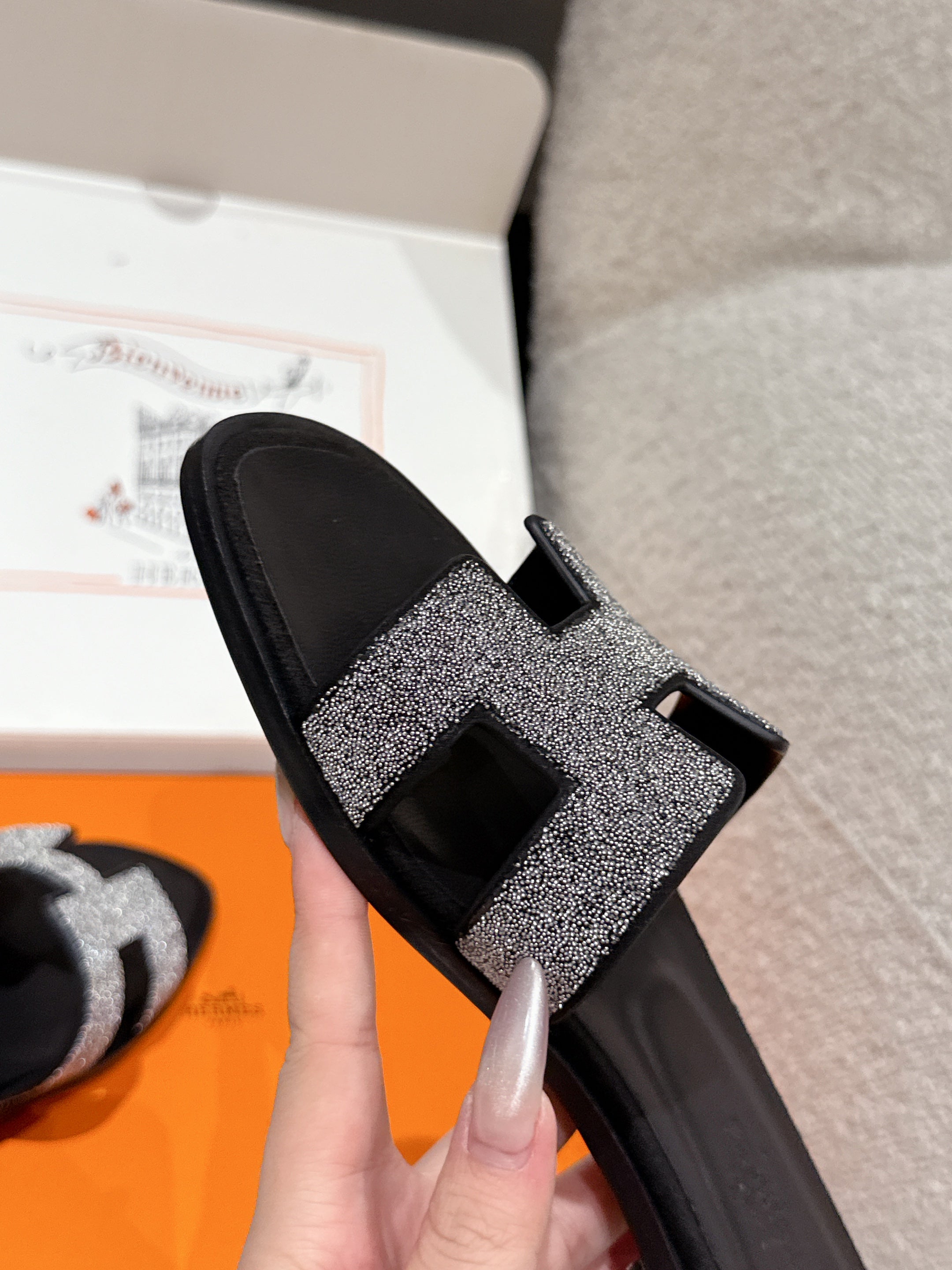 HM 25 Oran Glitter Sandal Black Calfskin