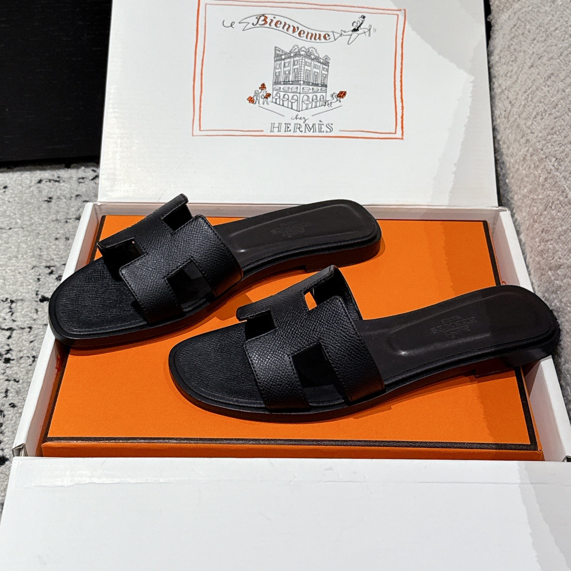 HM 25 Oran Sandal Black Epsom Calfskin