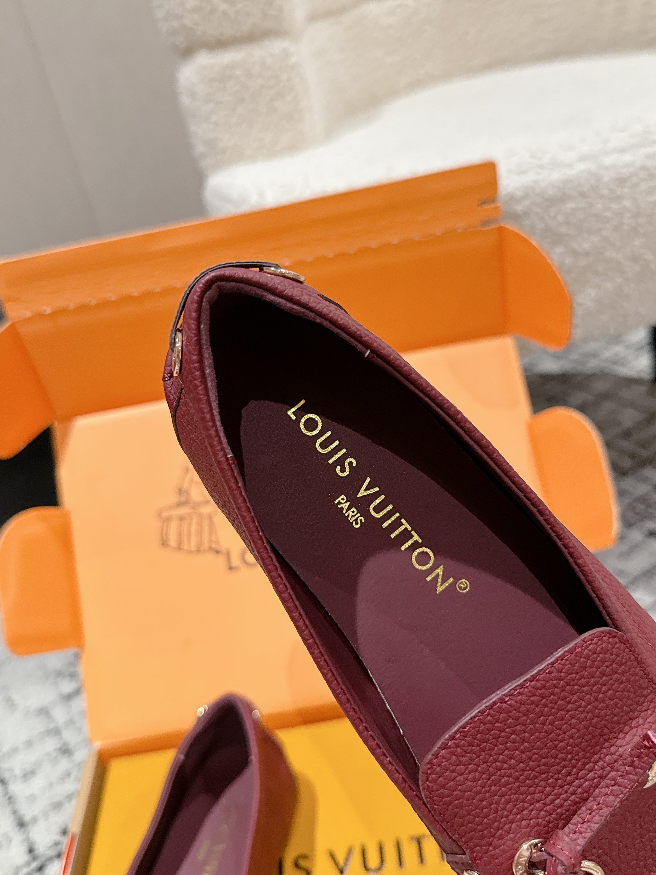 LV Flat-soled lock loafers burgundy cowhide 383376