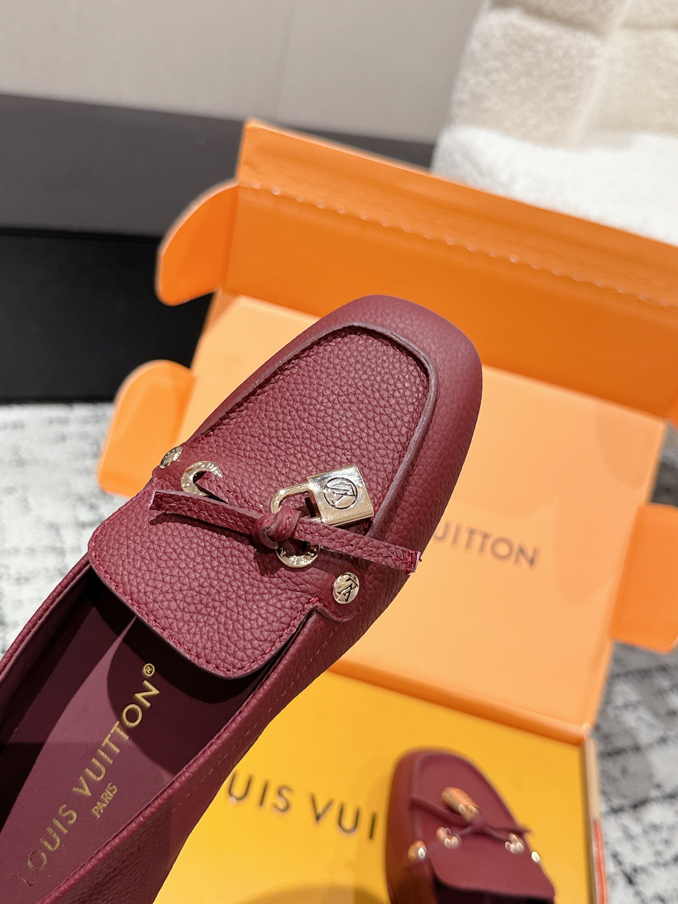 LV Flat-soled lock loafers burgundy cowhide 383376