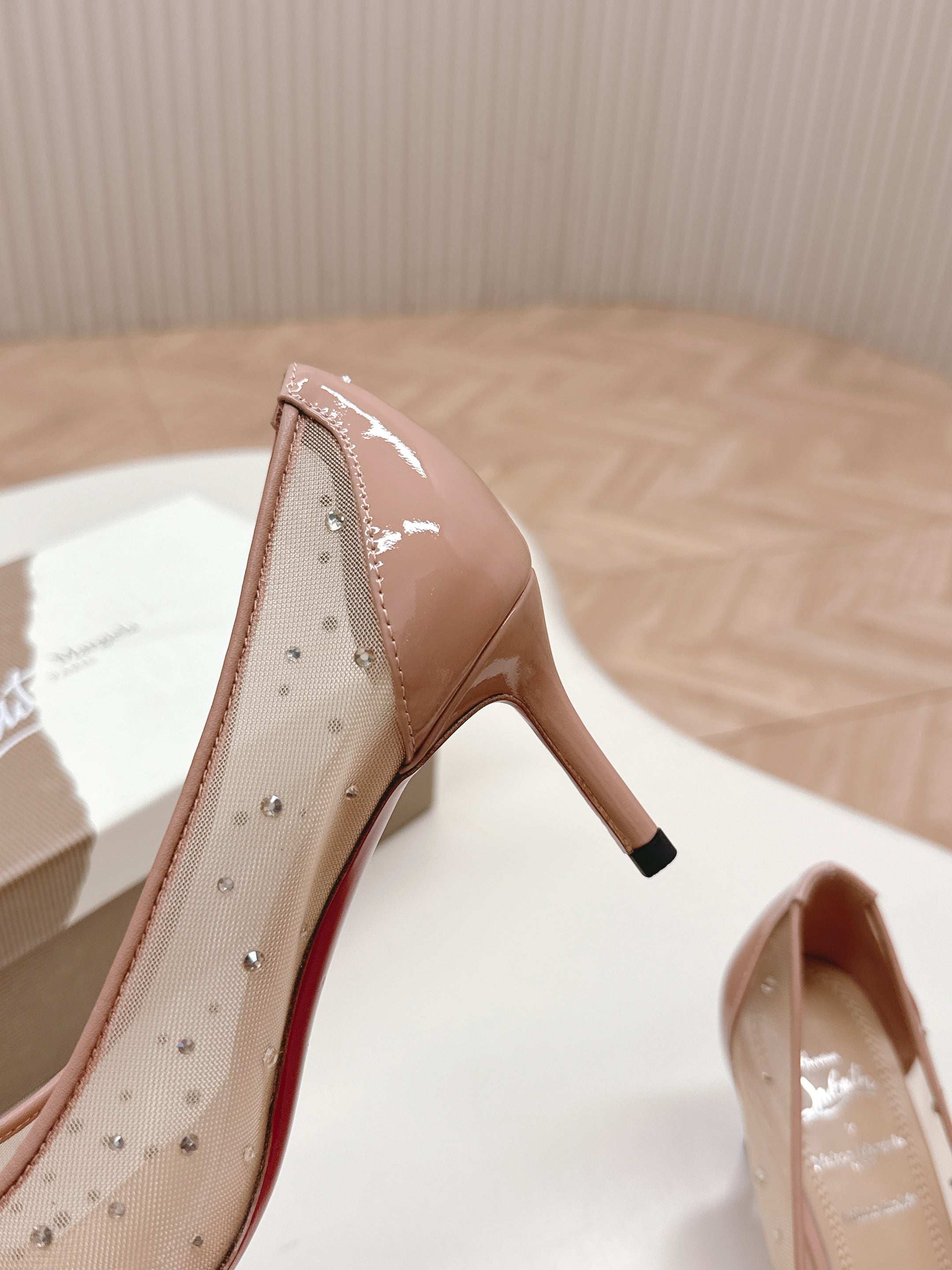 CL x Margiela 25 Split Toe Beige Mesh Sheepskin 322087