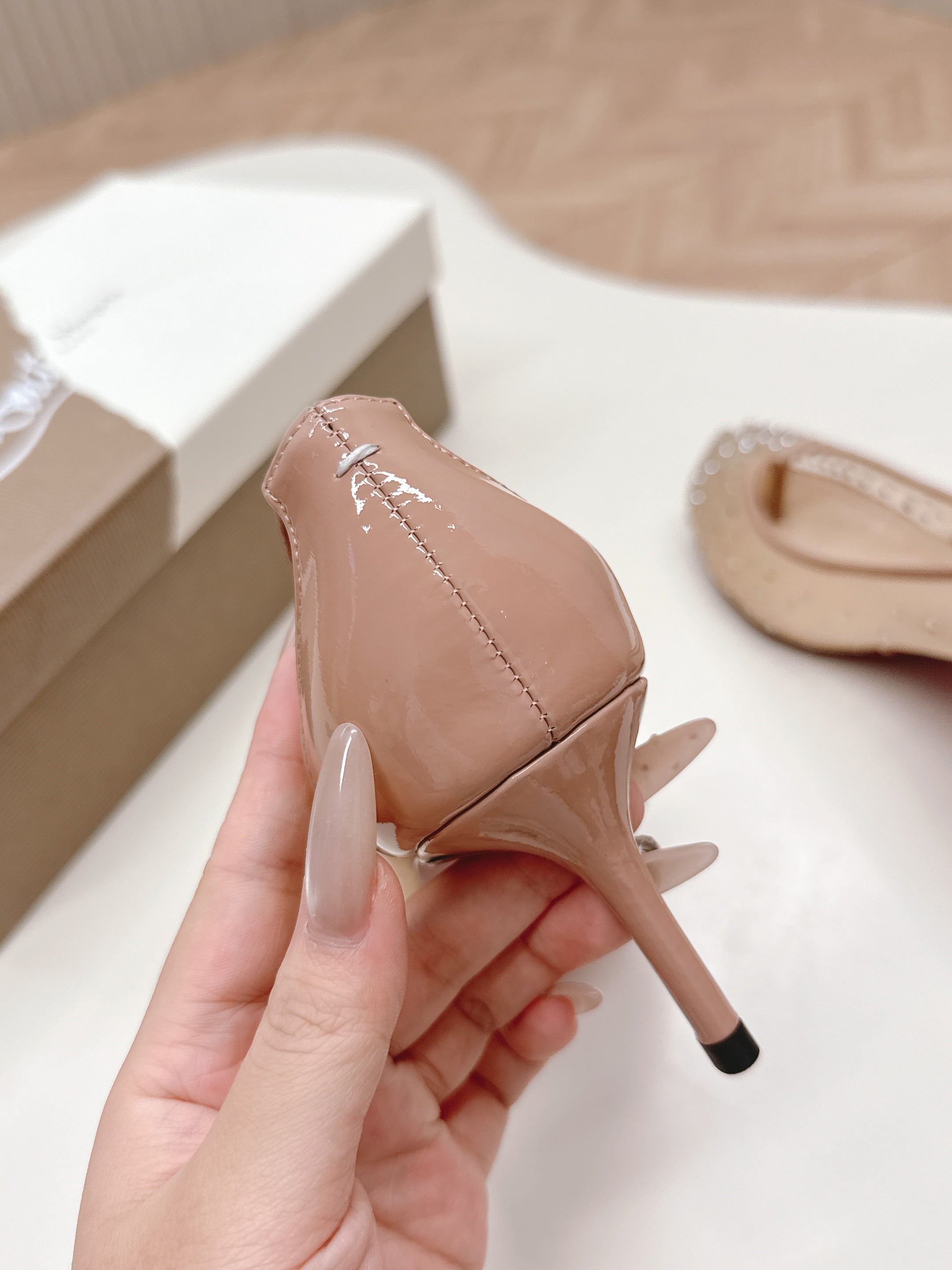 CL x Margiela 25 Split Toe Beige Mesh Sheepskin 322087