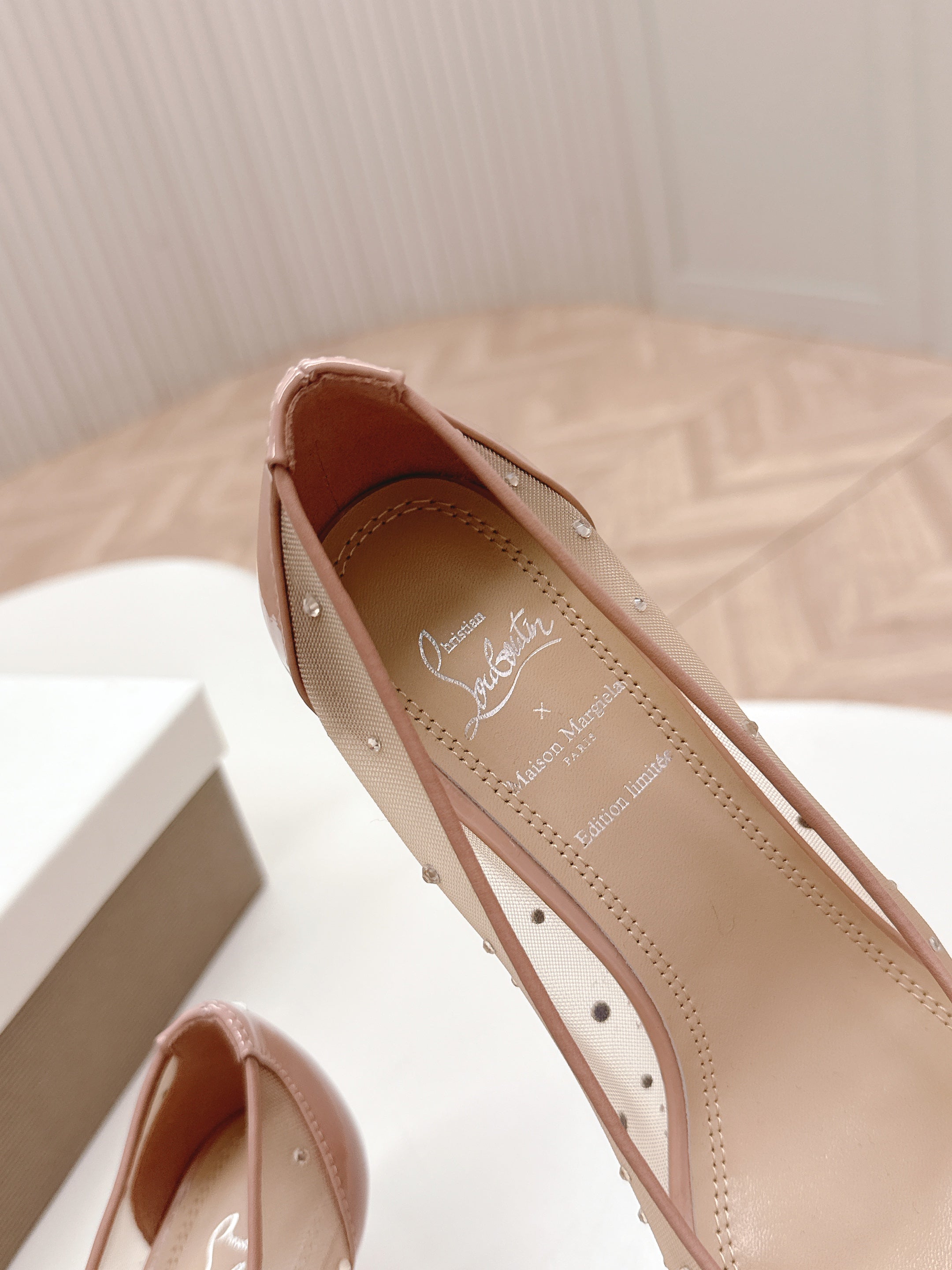 CL x Margiela 25 Split Toe Beige Mesh Sheepskin 322087