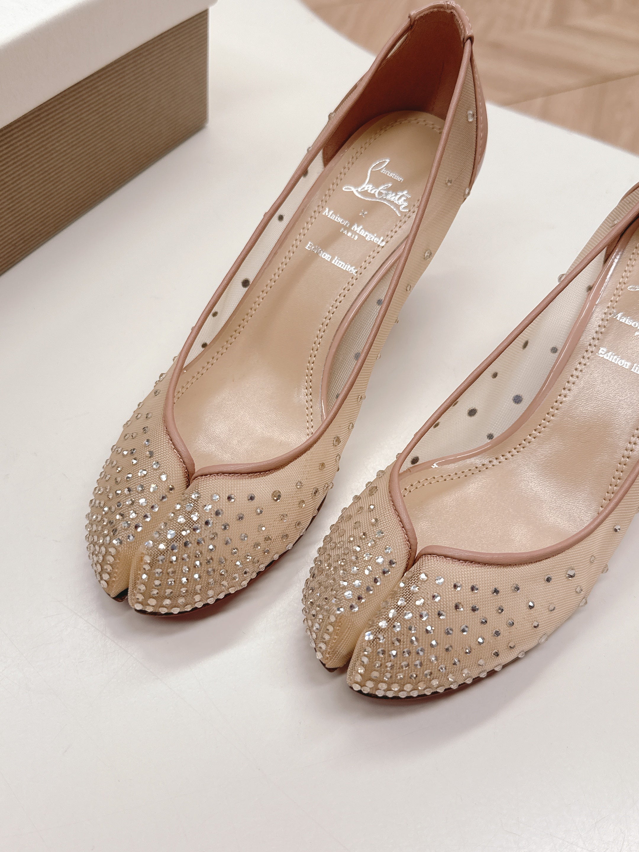 CL x Margiela 25 Split Toe Beige Mesh Sheepskin 322087