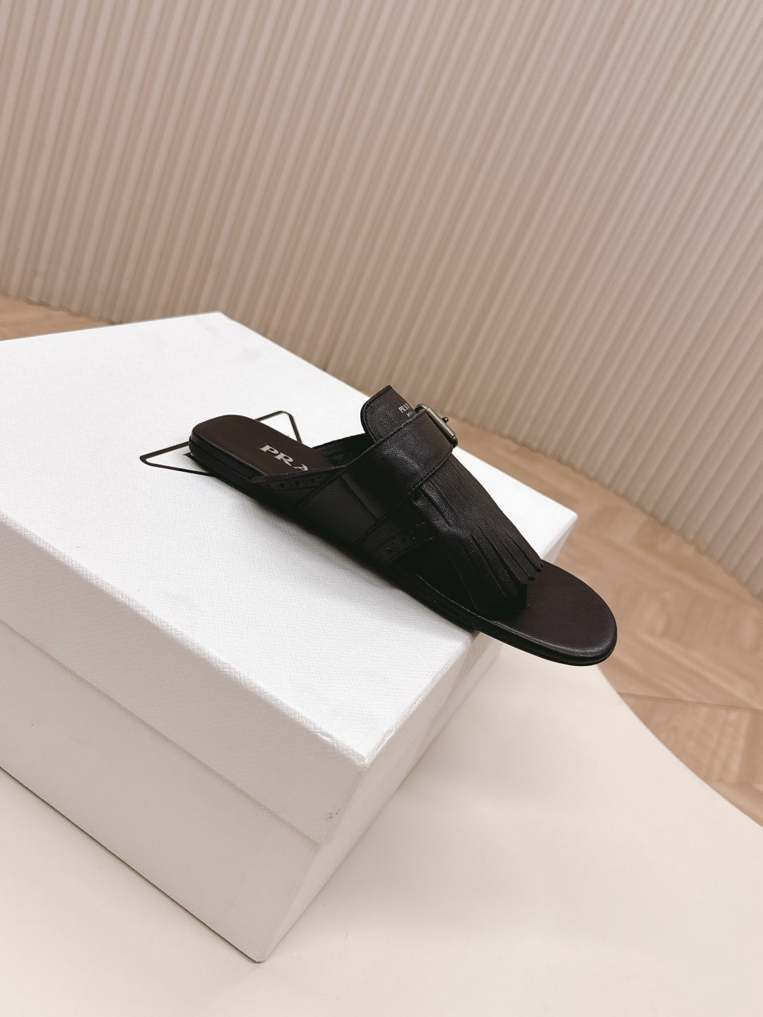 PRA 26S Thong Sandals Black Calfskin 600596