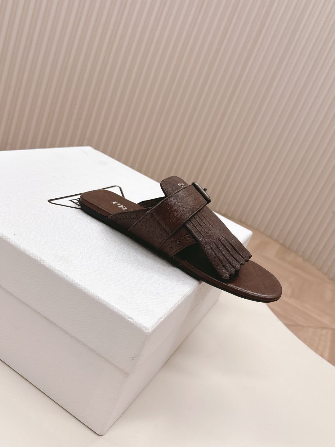 PRA 26S Thong Sandals Dark Brown Calfskin 600597