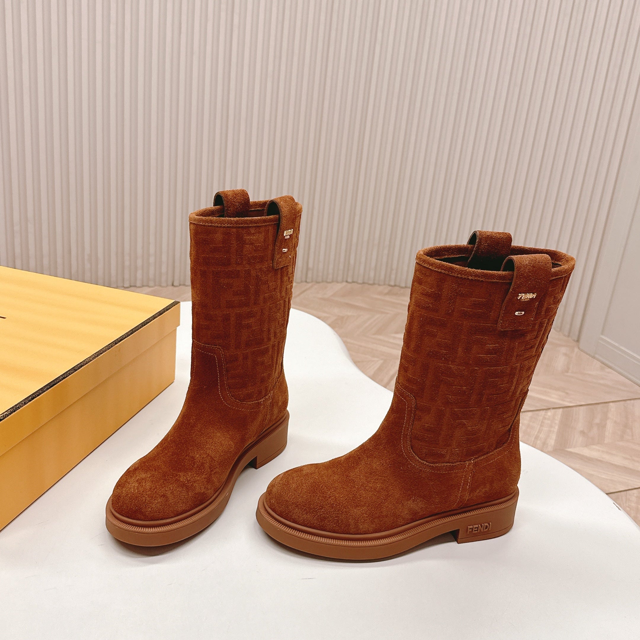 Fendi 25 short boots caramel brown suede 500934