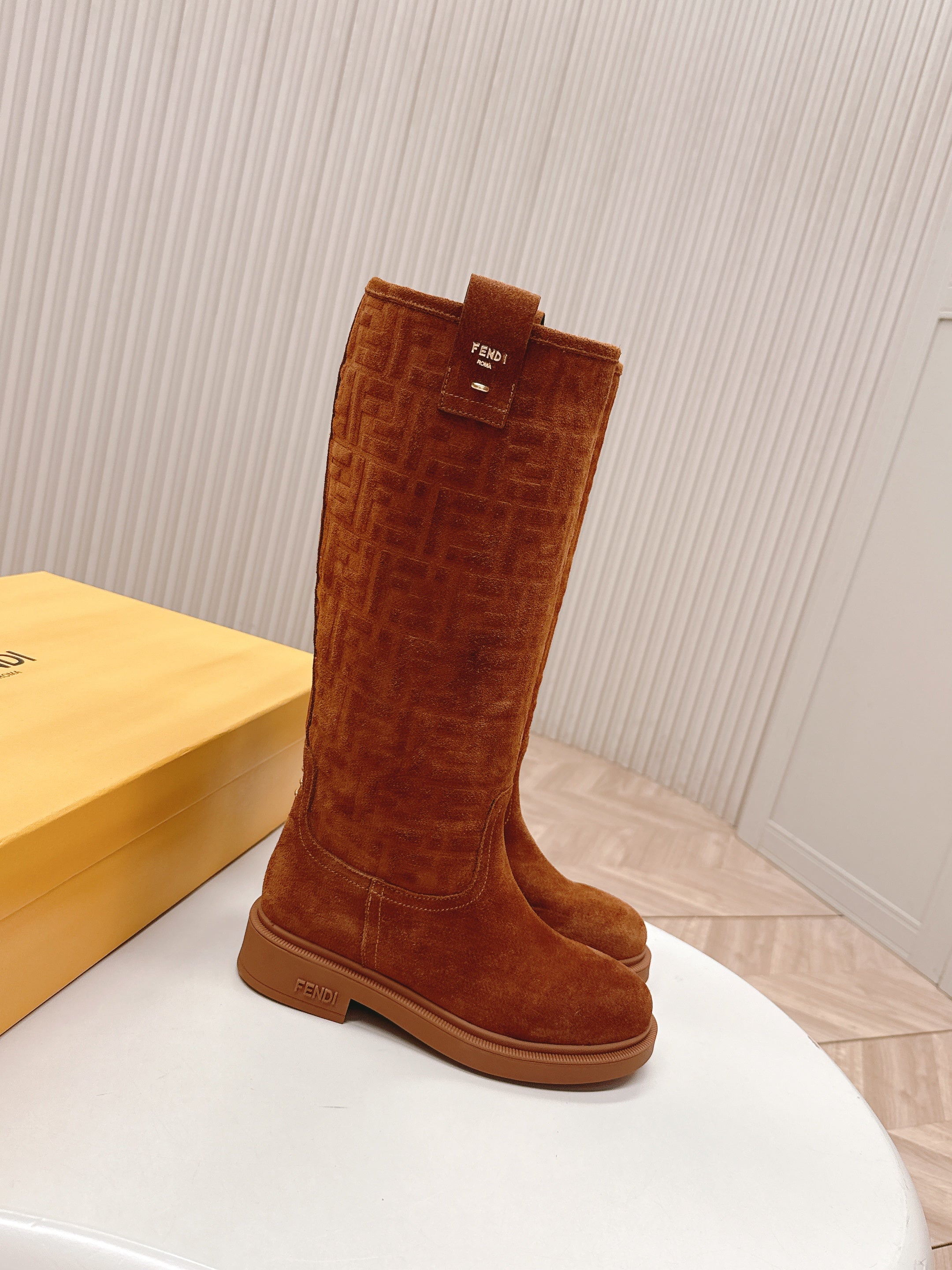 Fendi 25 high boots caramel brown suede 500939