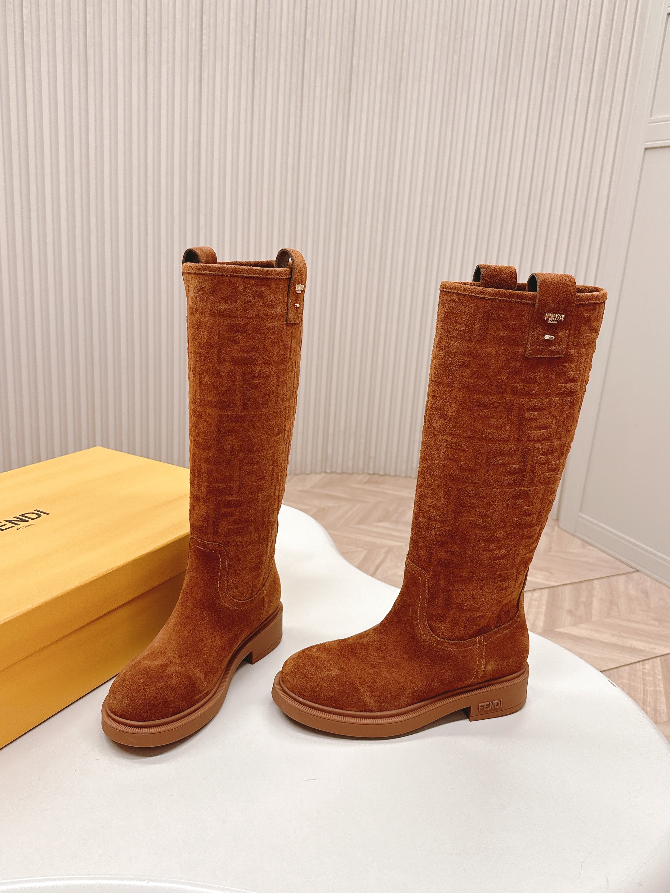 Fendi 25 high boots caramel brown suede 500939