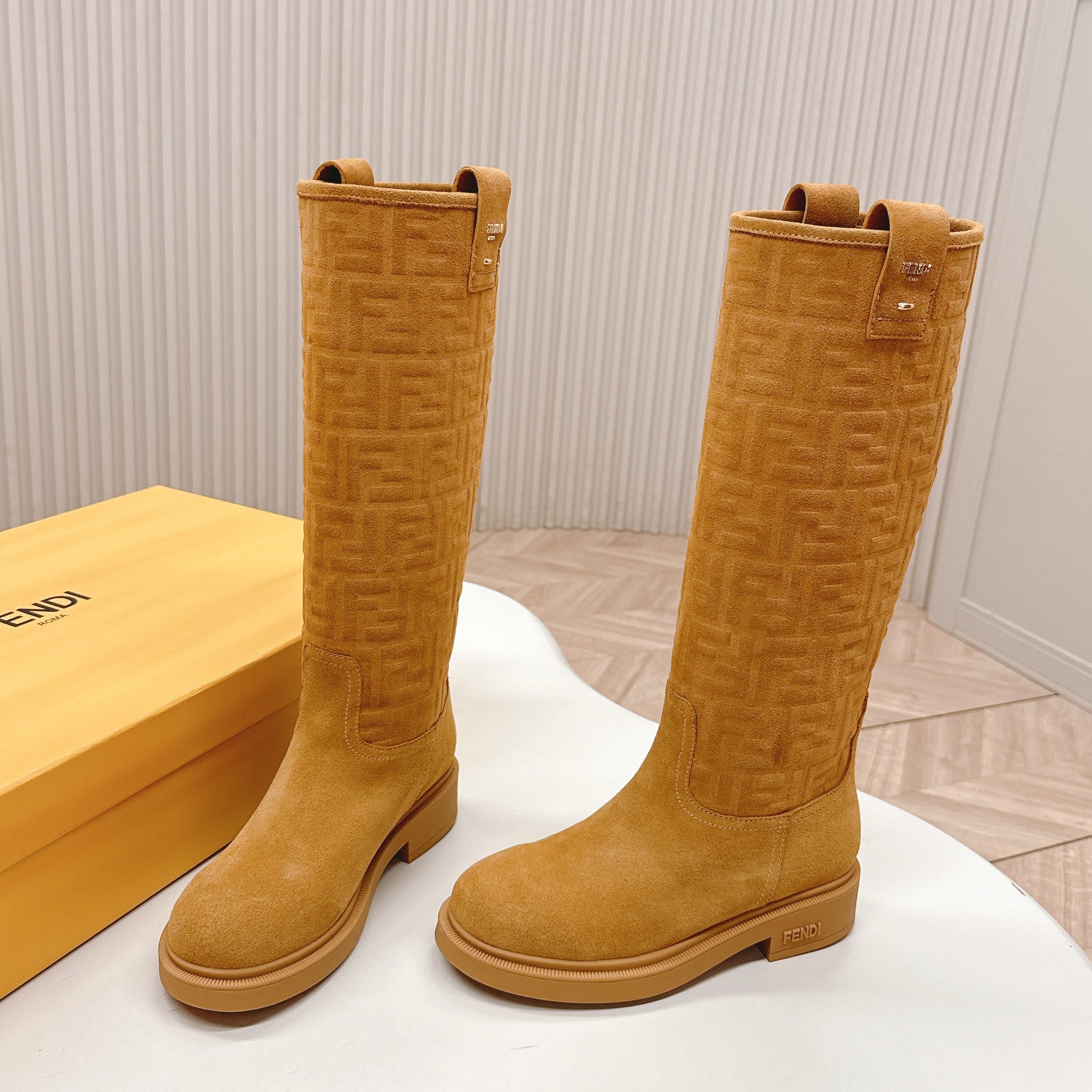 Fendi 25 high boots caramel yellow suede 500941