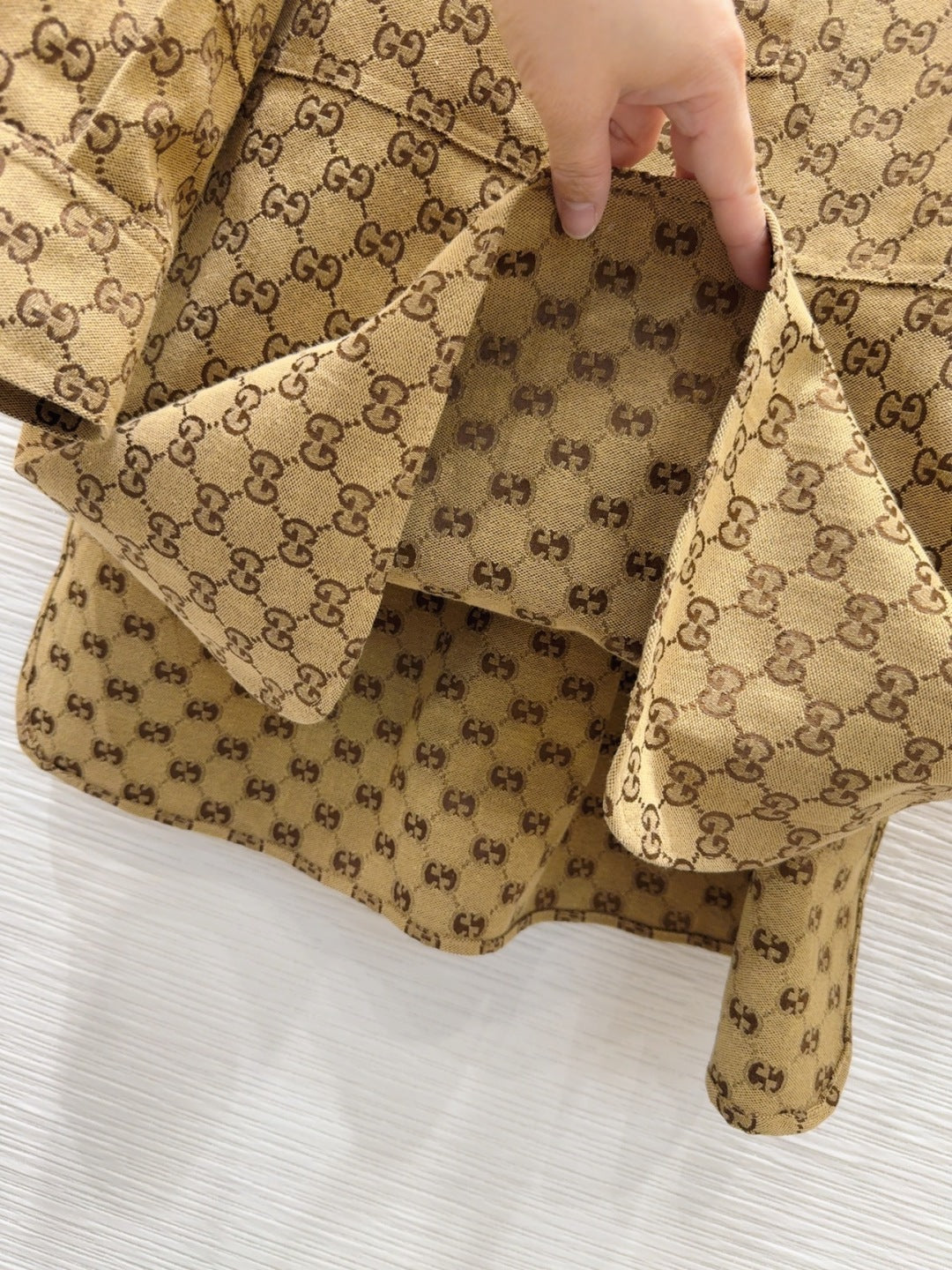 Gucci 2025 Shirt Camel and Ebony Polyester Fiber