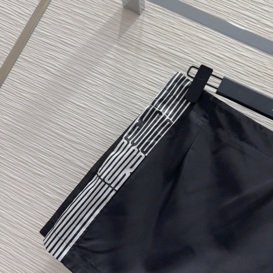 CD 25 Casual Short Black White Polyester