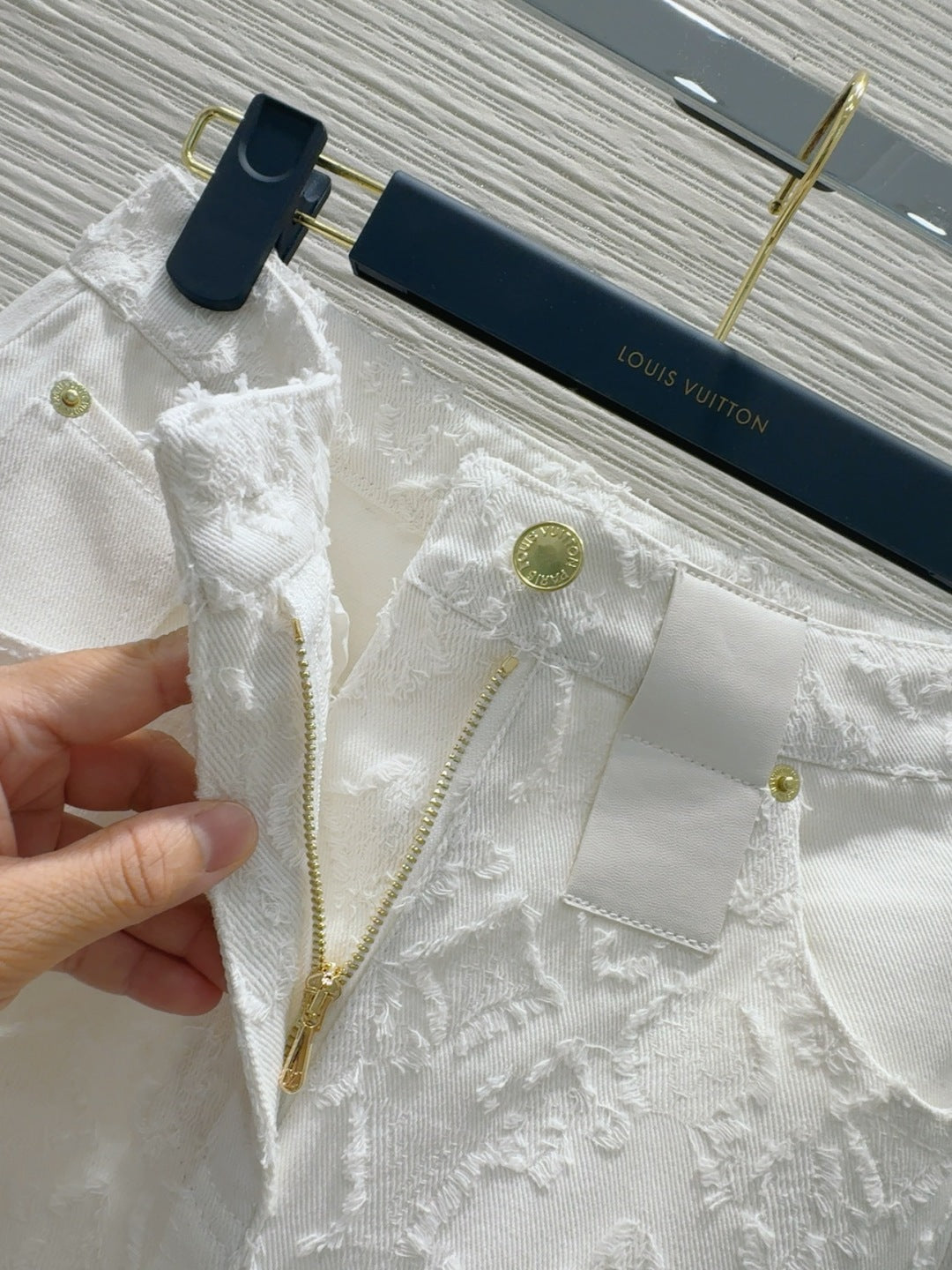 LV 25S Metal Pants Zipper Pants White Cotton