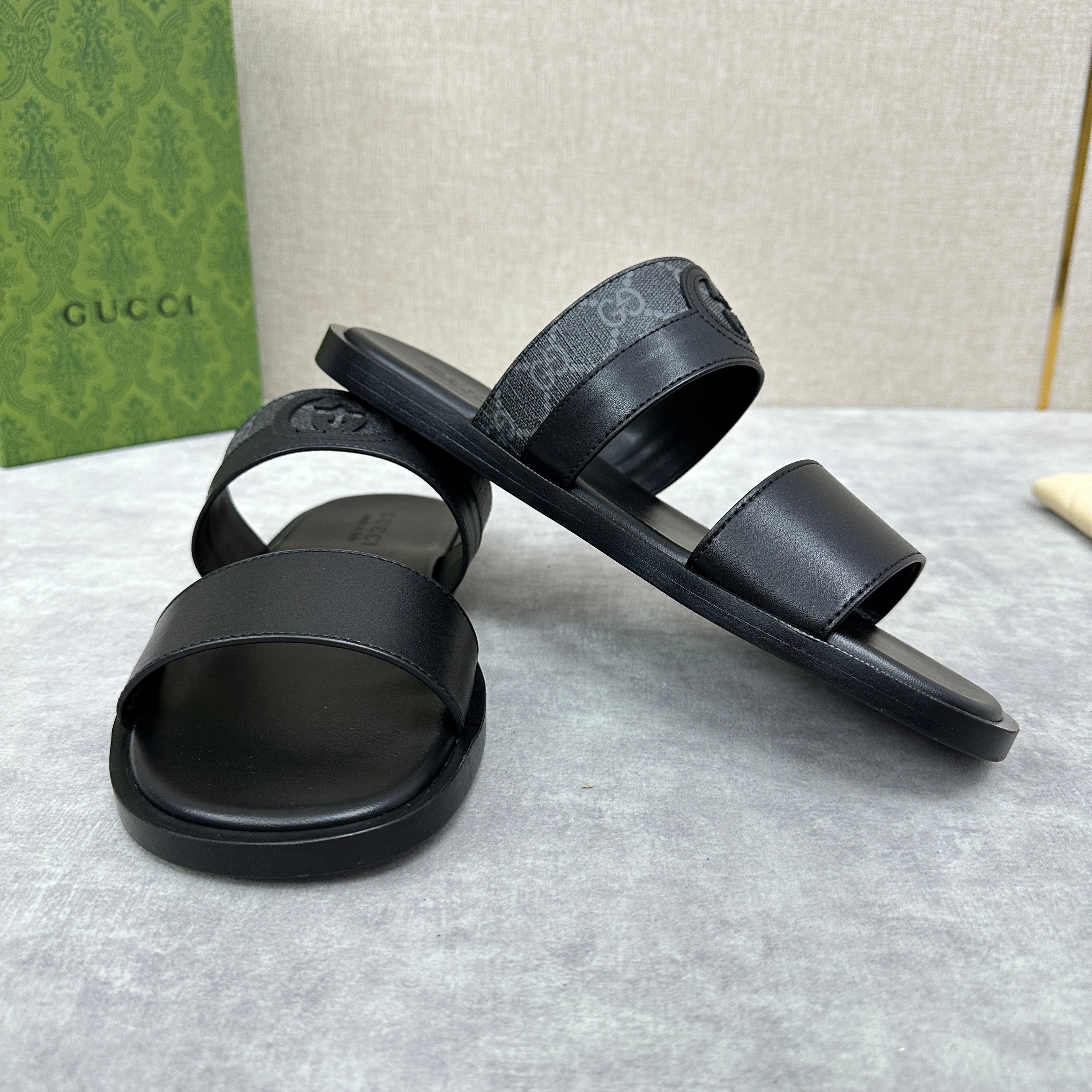 GG Men's Slide Black Canvas Cowhide 542947