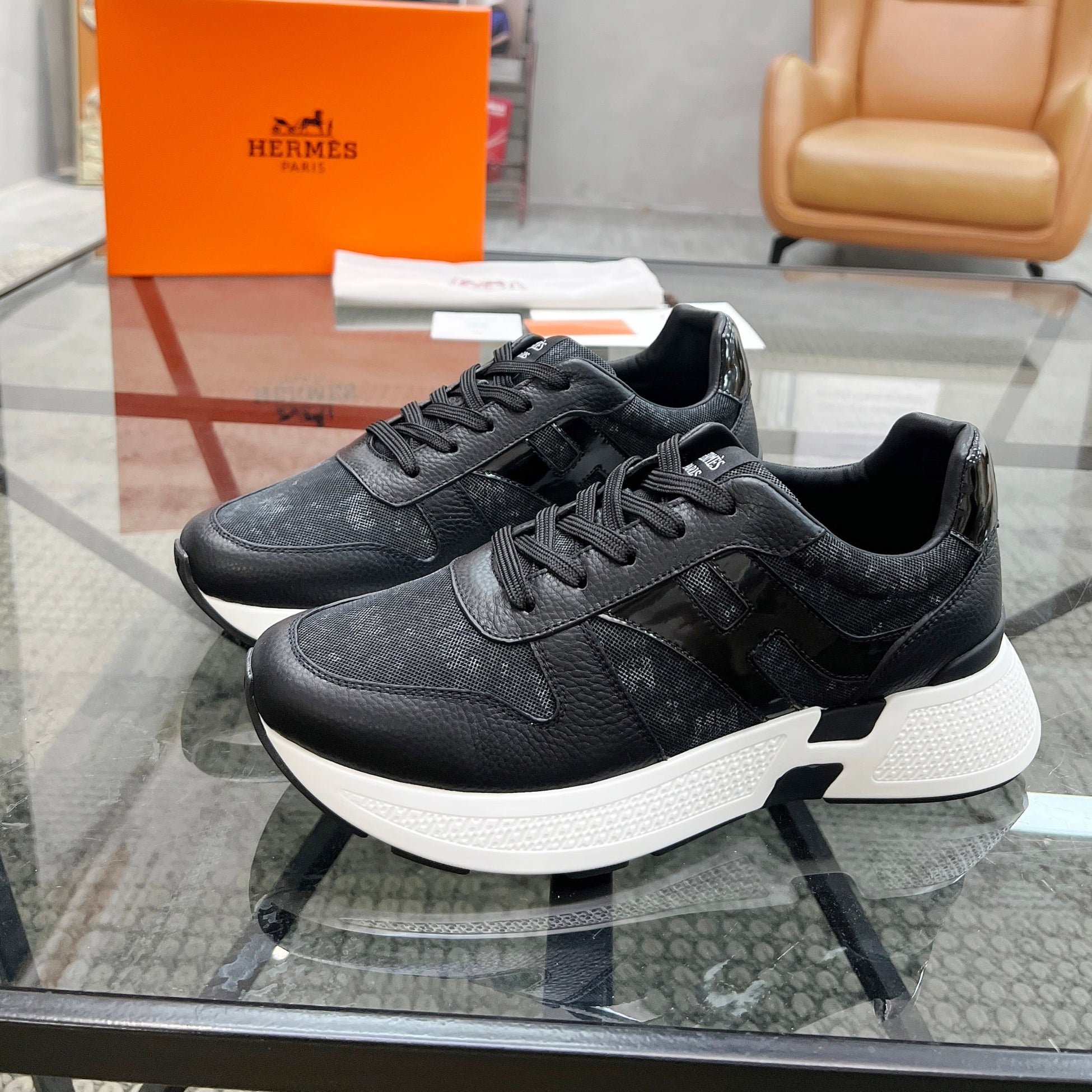 HM Men's Sneaker Black Cowhide Fabric 603852