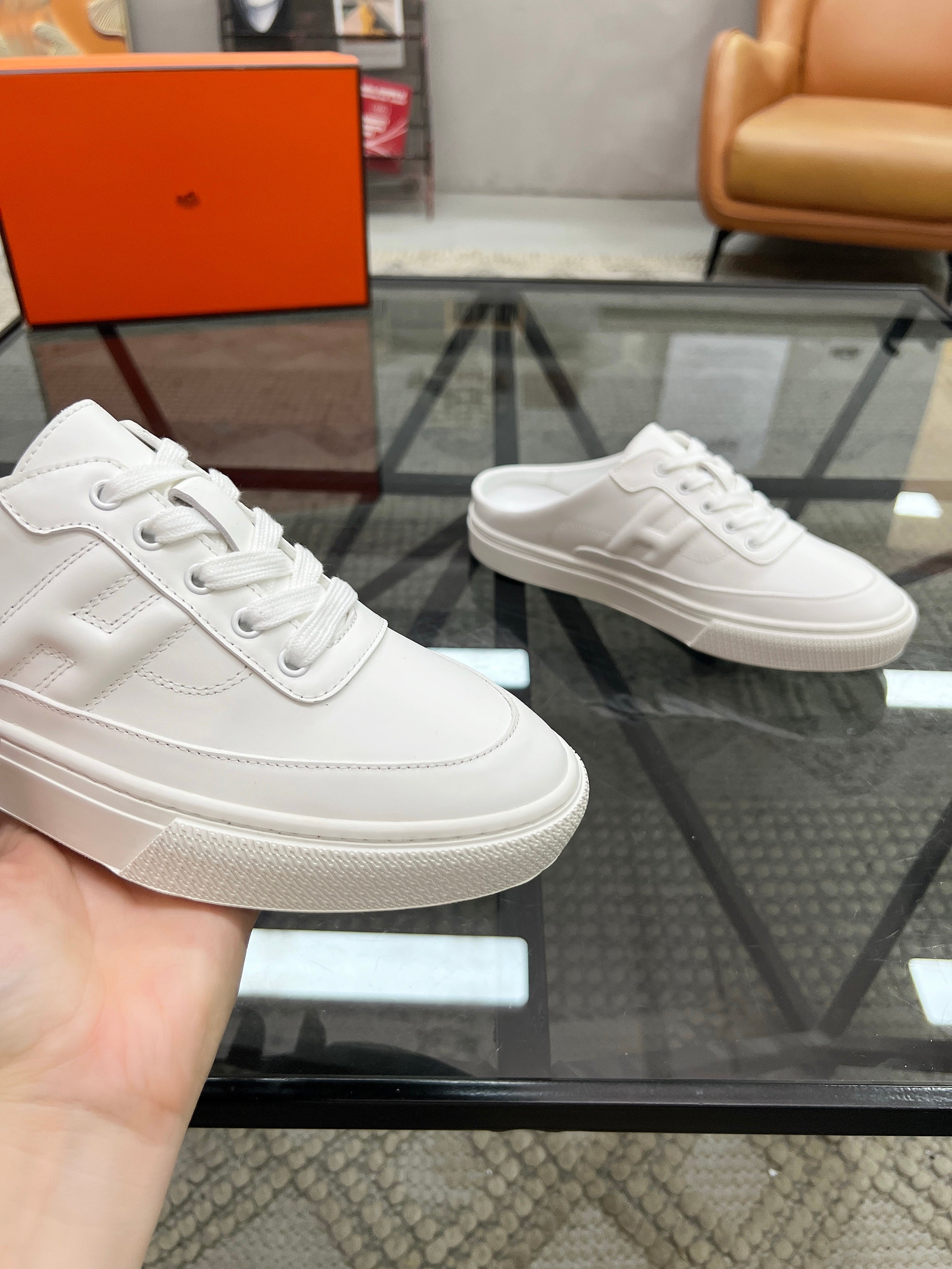 HM Men's Keep Mule White Cowhide 708686