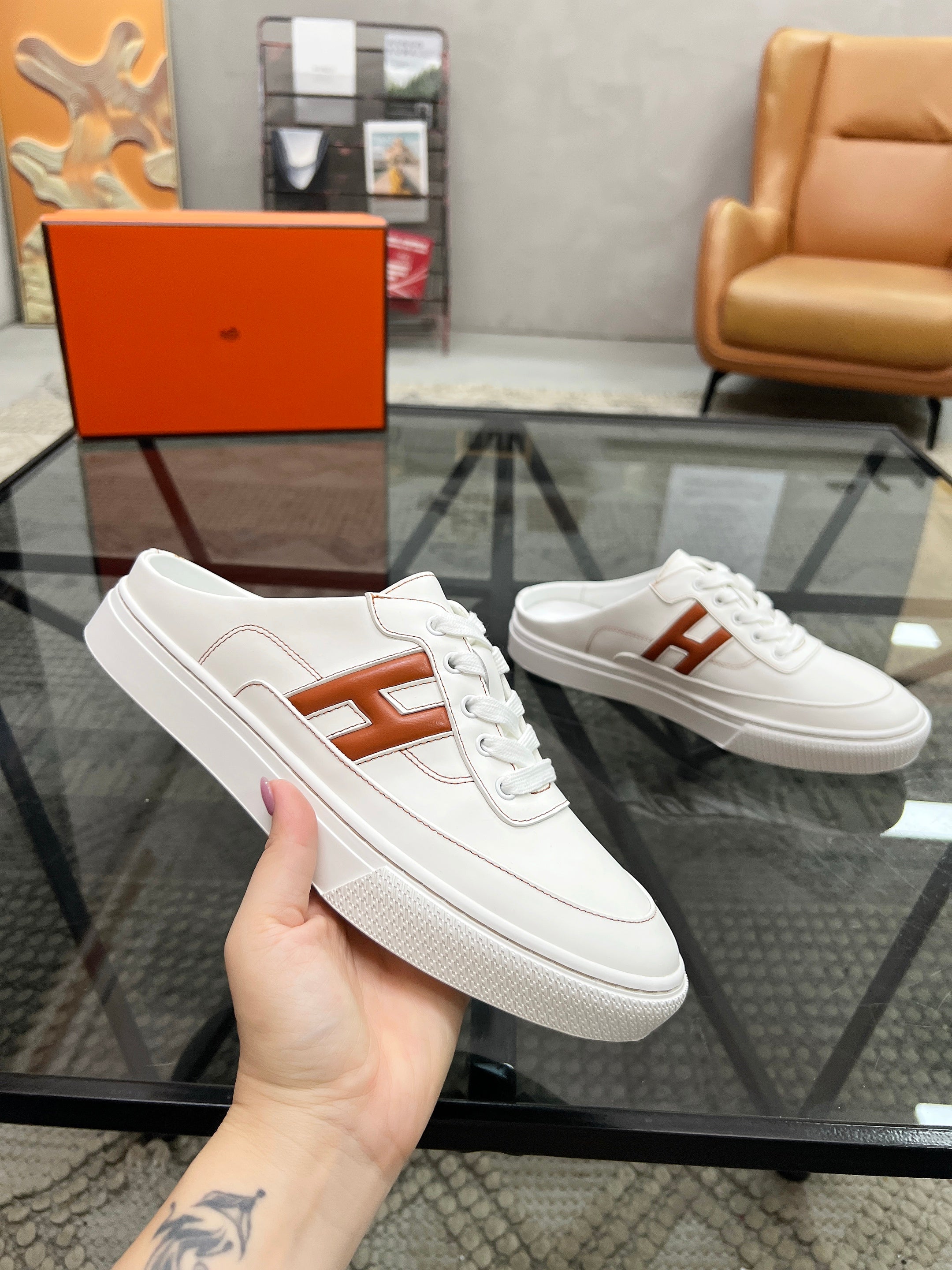 HM Men's Keep Mule White Brown Cowhide 708688