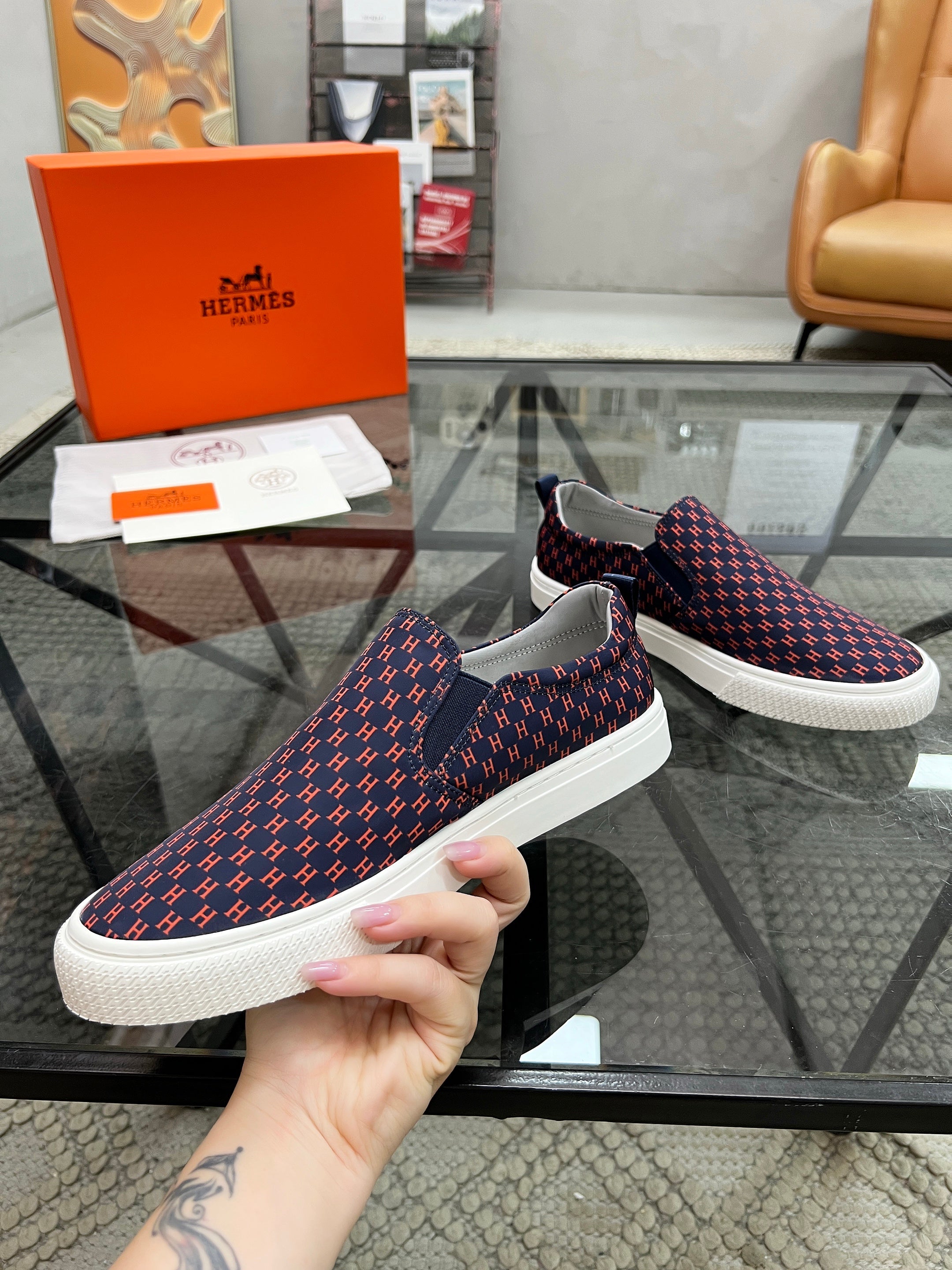 HM Men's Lucky Slip-on Blue Red Printed Fabric 741688