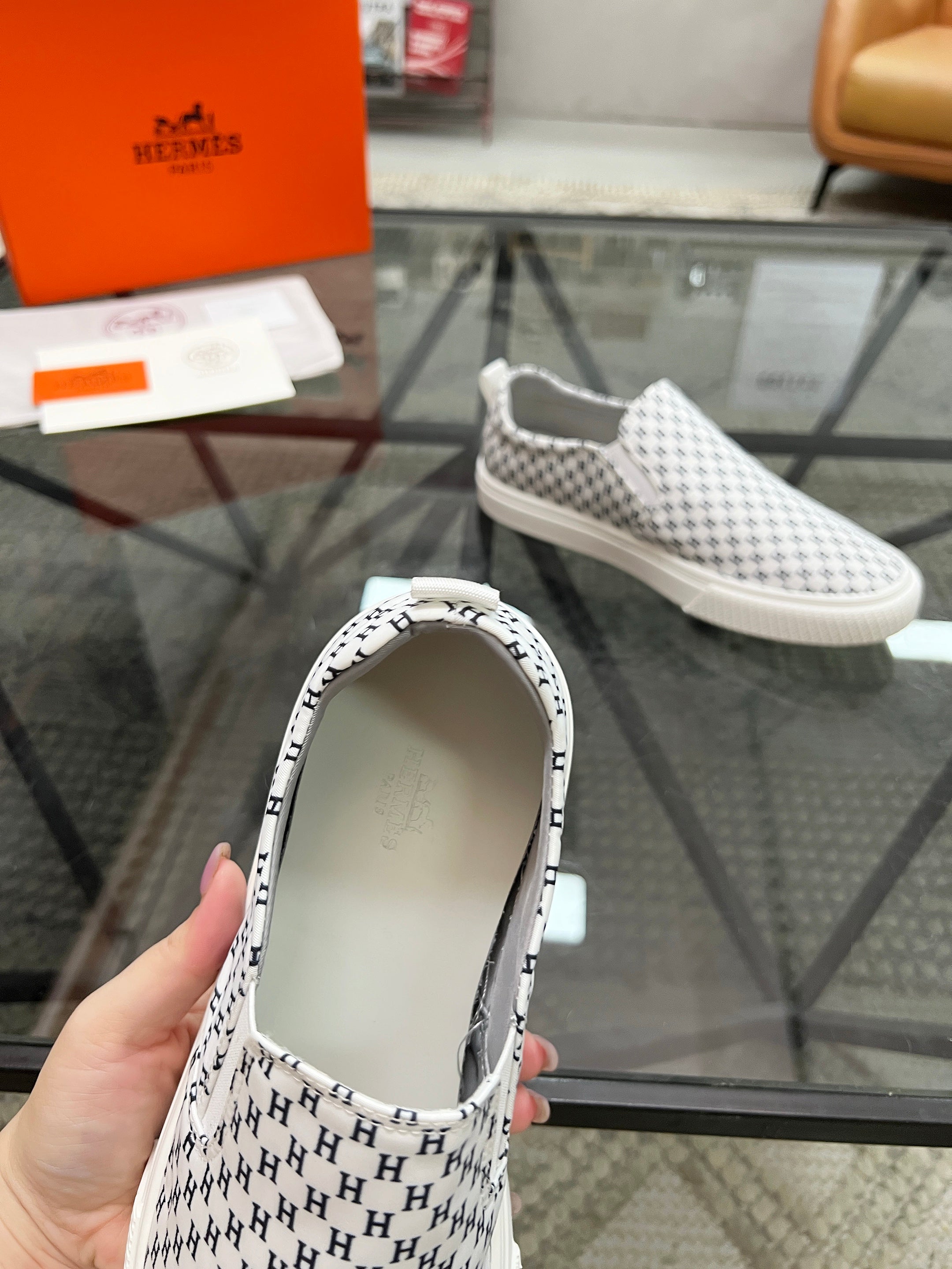 HM Men's Lucky Slip-on White Printed Fabric 741691