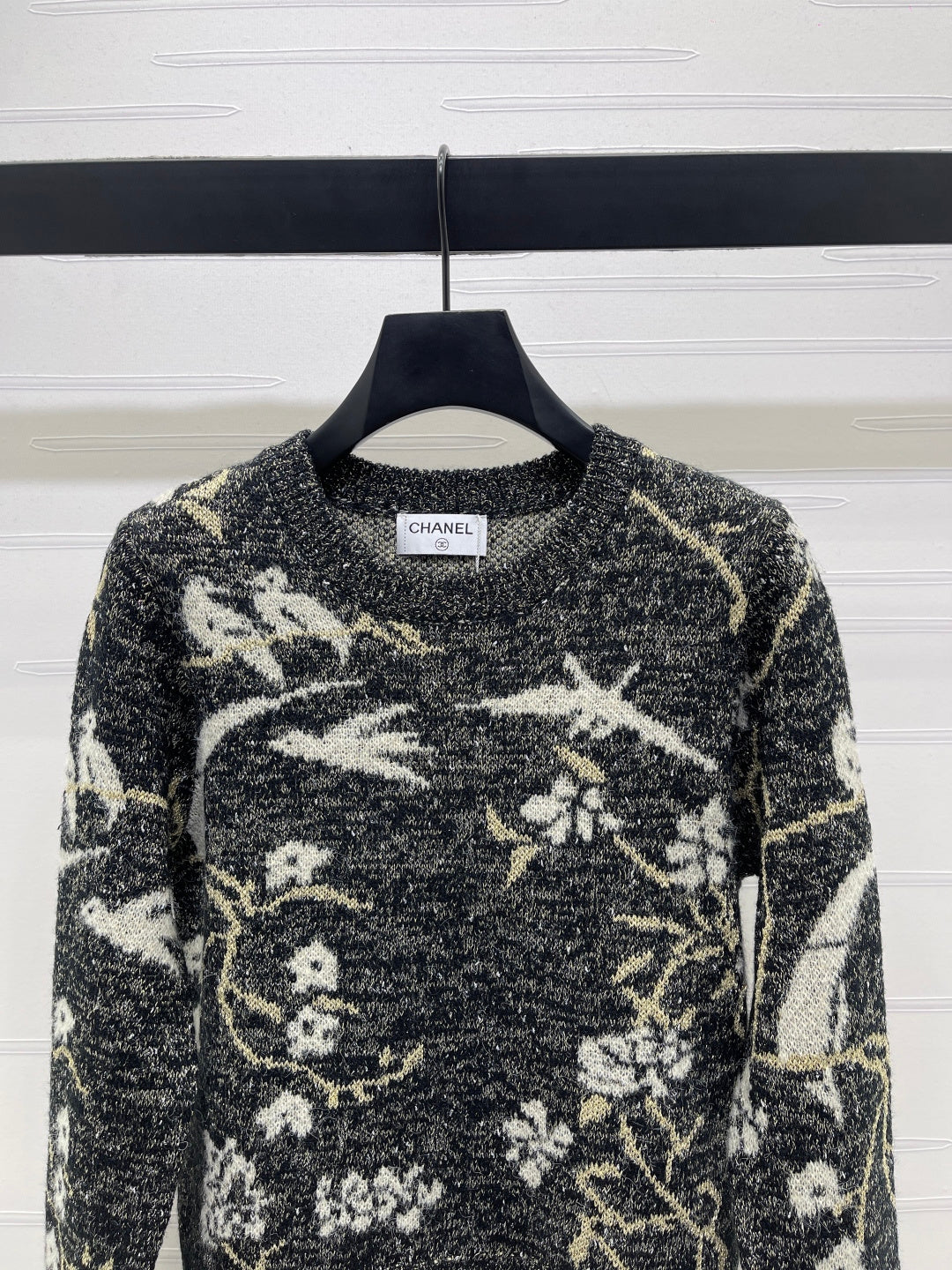 Chanel 25 Floral And Bird Long-sleeved Sweater Gray Wool 321306