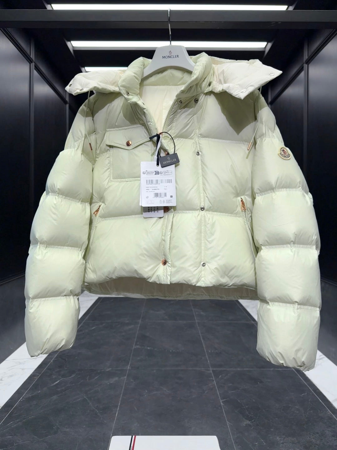 MC 2025 Short Down Jacket Light Yellow Green Polyester