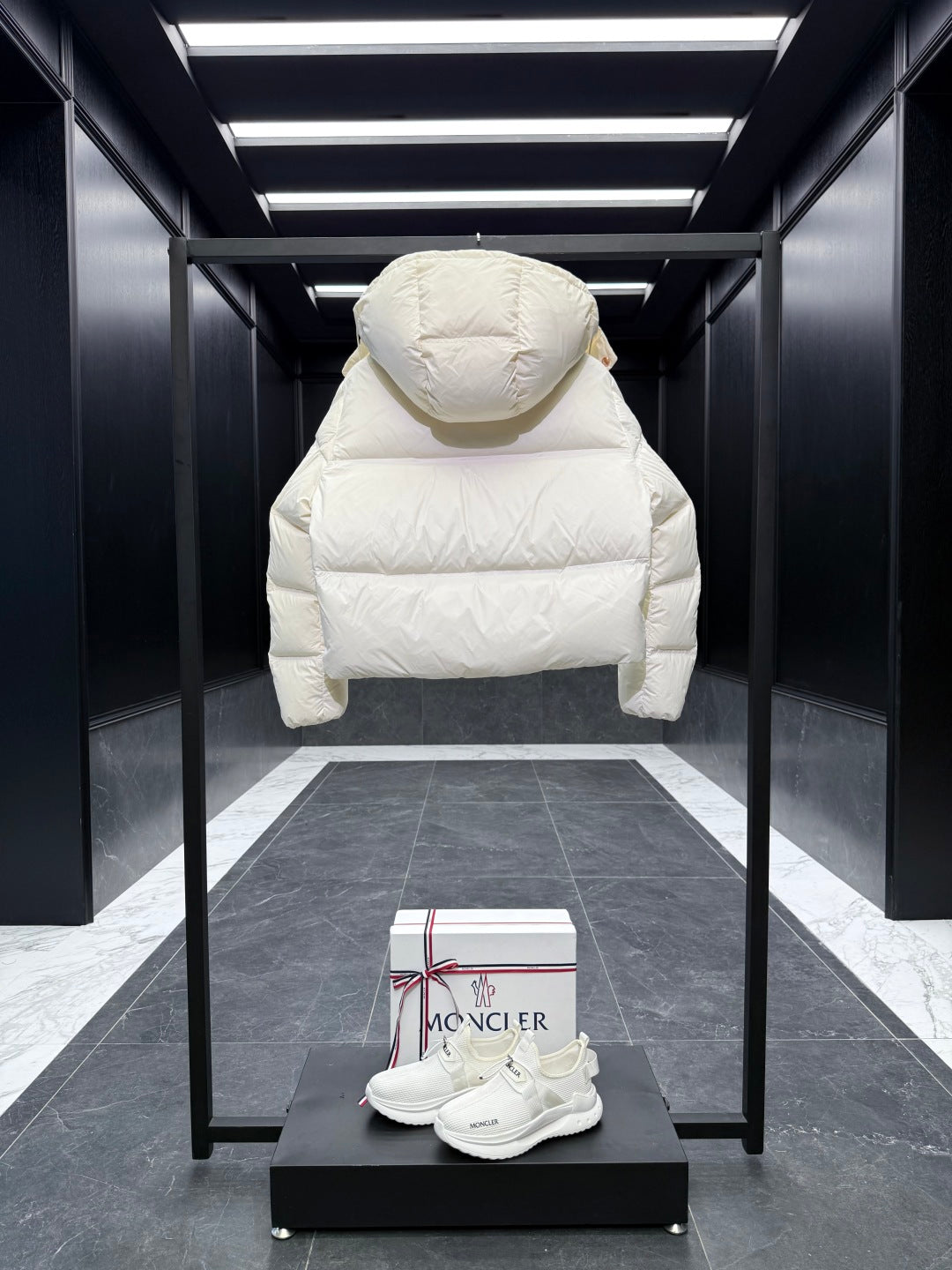 MC 2025 Short Down Jacket Ivory White Polyester