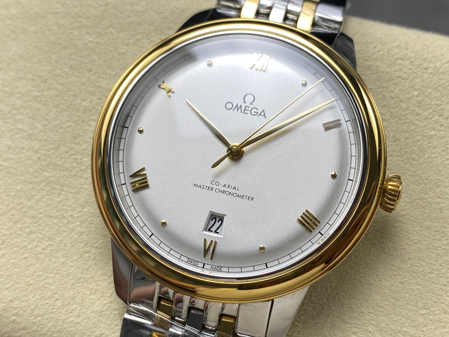 Omega De Ville Prestige Co-Axial Master Chronometer 41mm Gold Steel