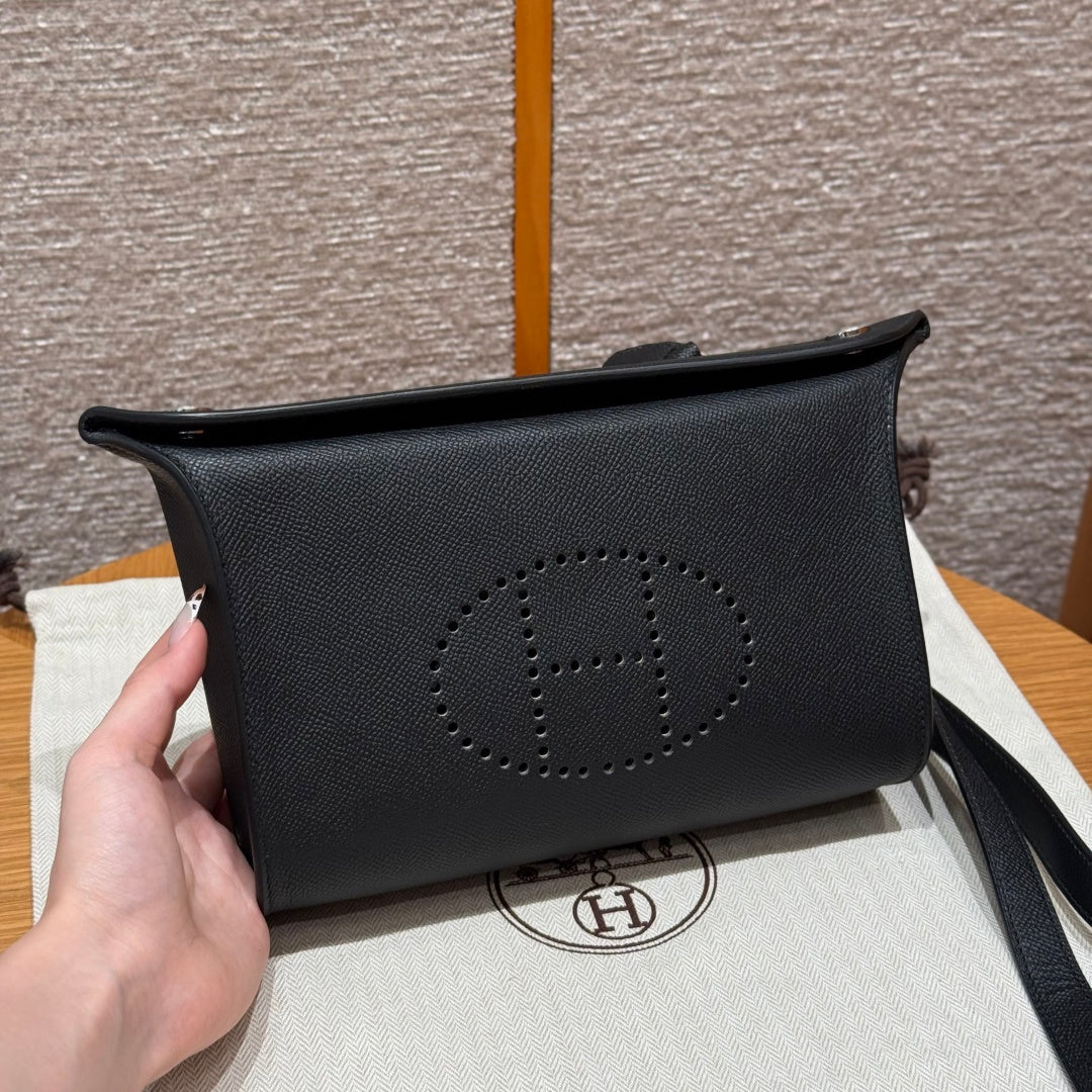 High-end Hermes 2026 Videpoches Bag 27cm Togo Calfskin