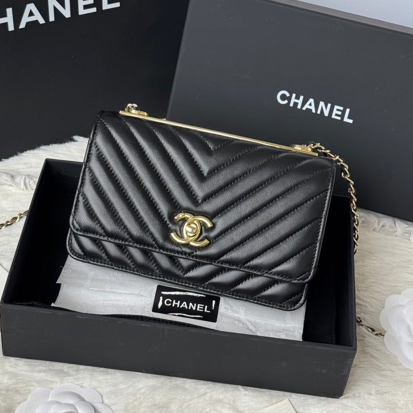 CC 2025 Woc 19cm Bag Black Gold Lambskin 299732