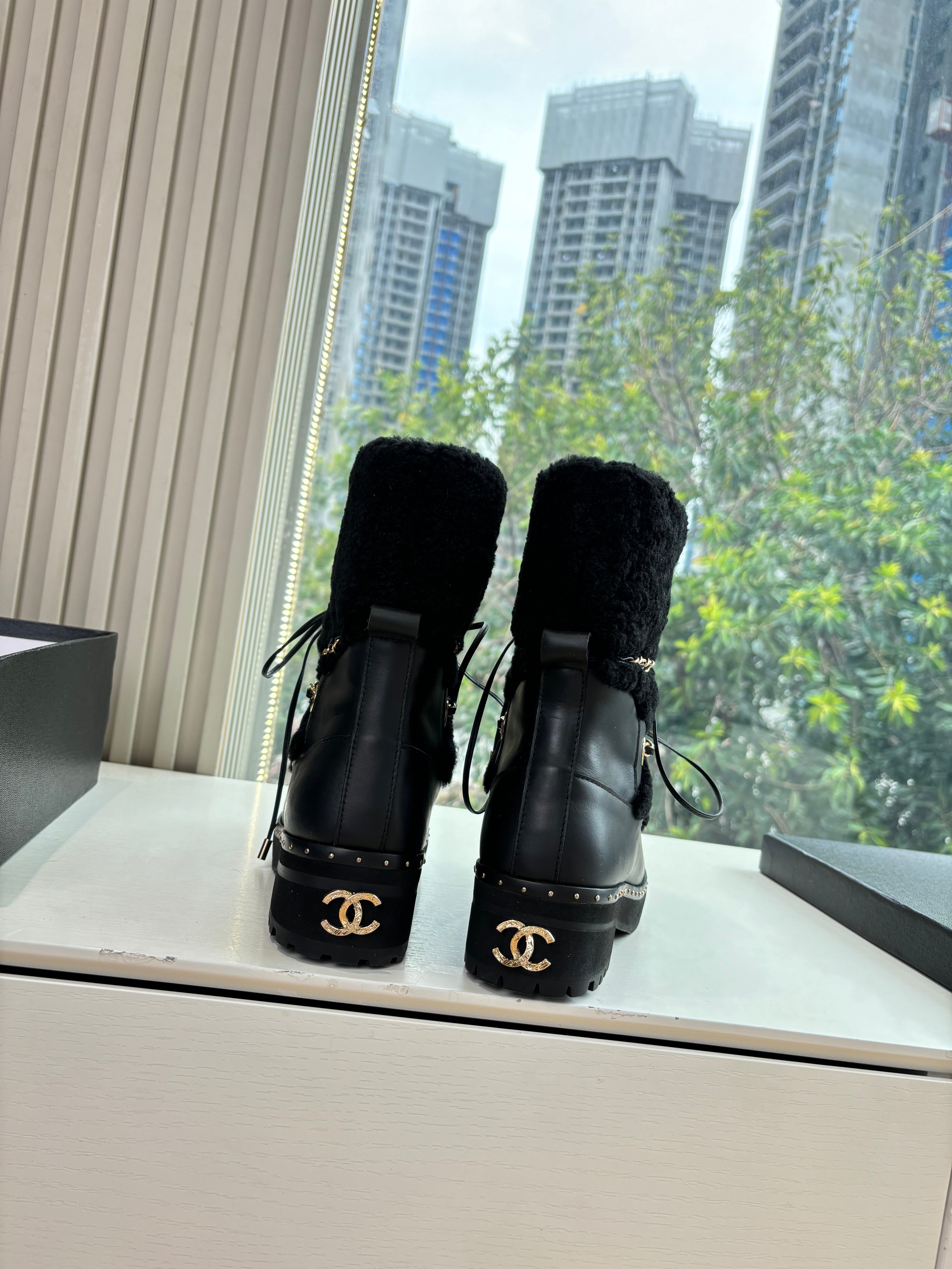 CC 2025 Short Boot  Black Cowhide Wool 548840