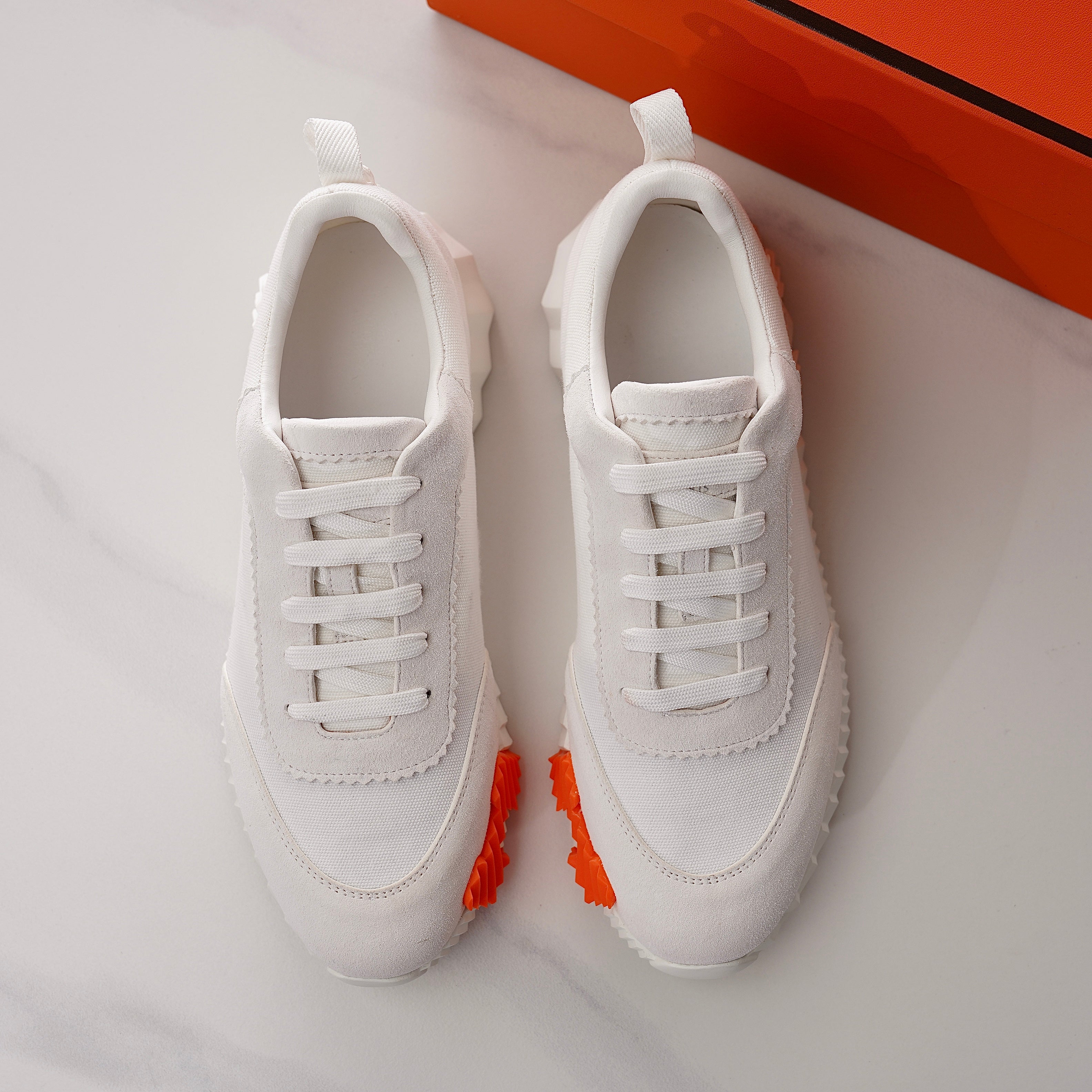 HM Men's Bouncing Sneaker White Fabric Suede 688616