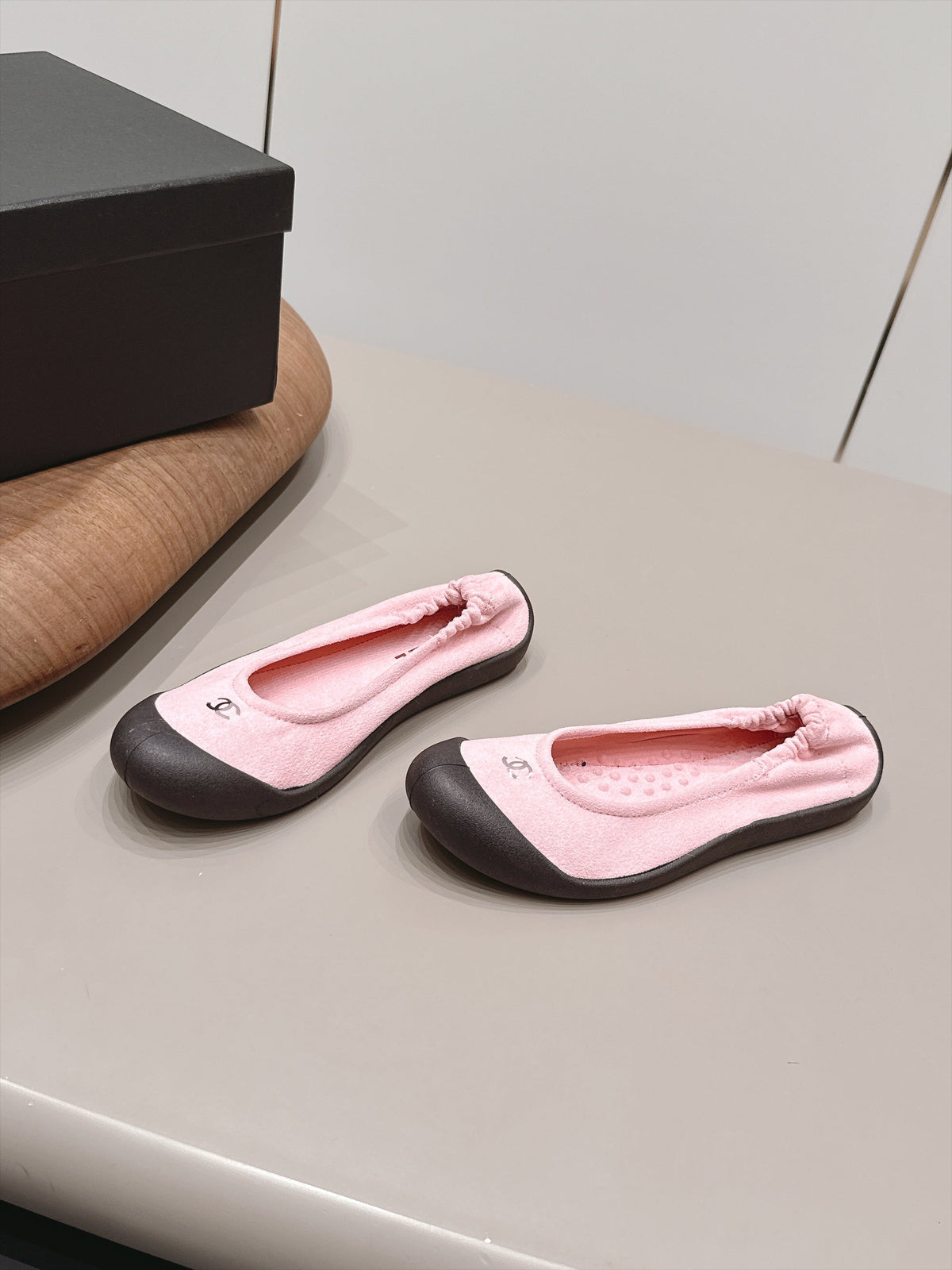 Chanel 2026 Round-Toe Wrinkled Ballet Flat Suede 976100