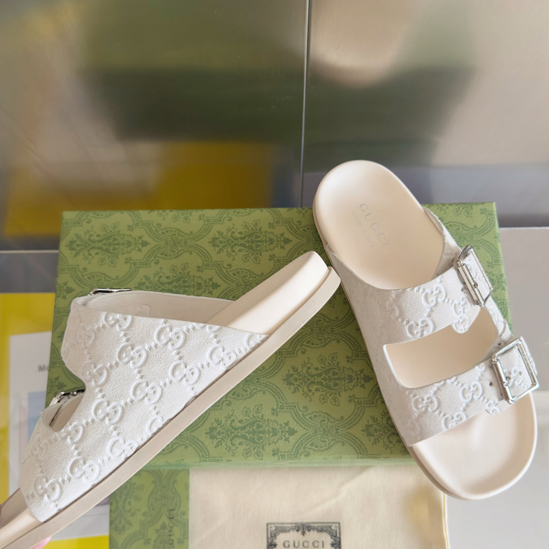 GG Men's Slide White Embossed Suede 595717